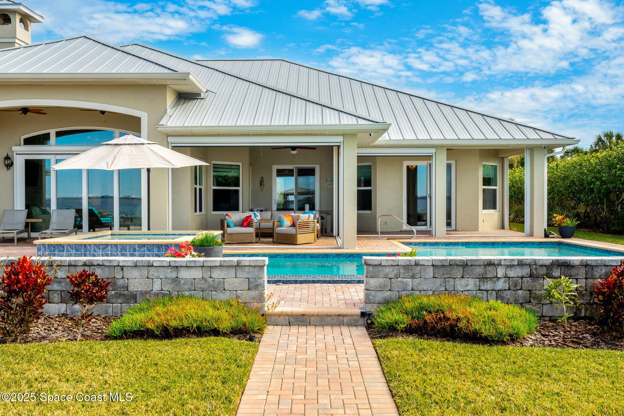 445 Riverview Lane