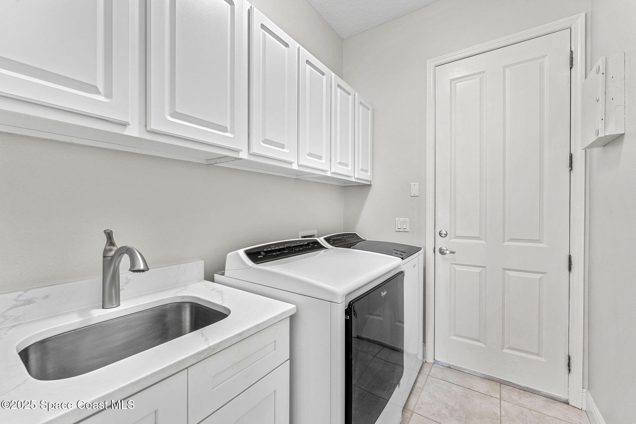 445 Riverview Lane