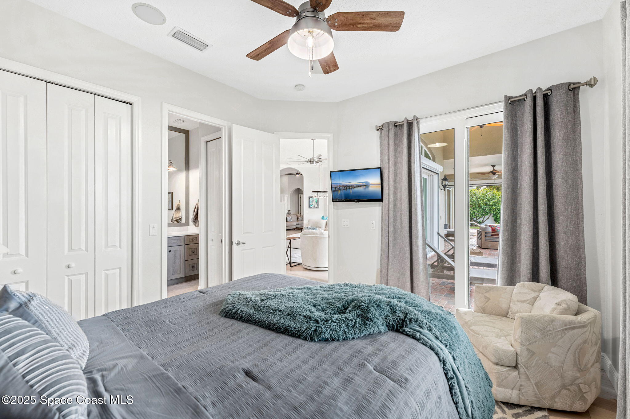 445 Riverview Lane