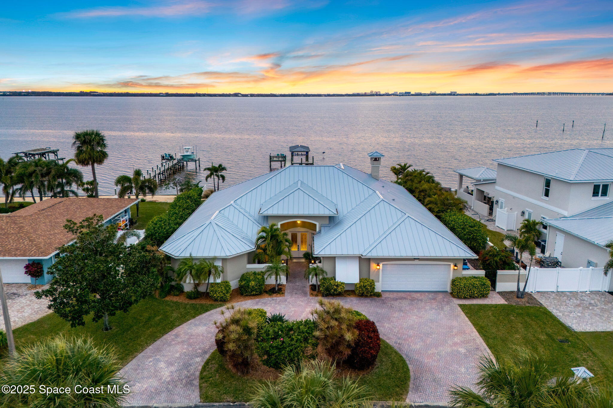445 Riverview Lane