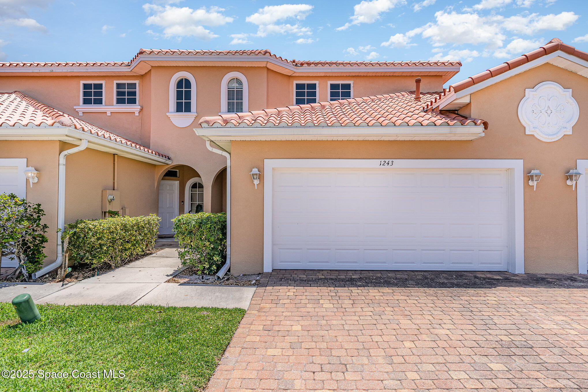 1243 Etruscan Way, 103