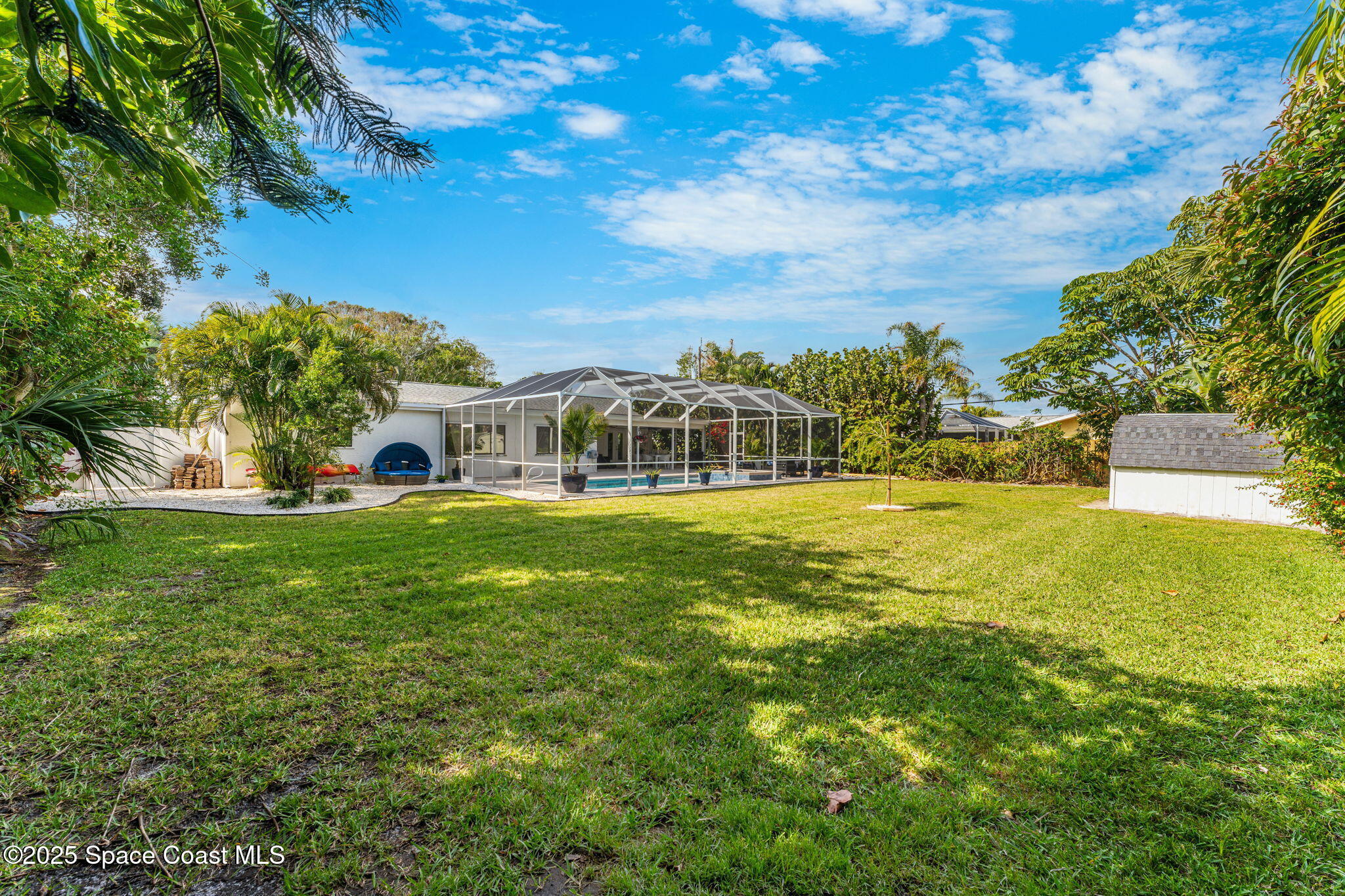 2003 Oak Street