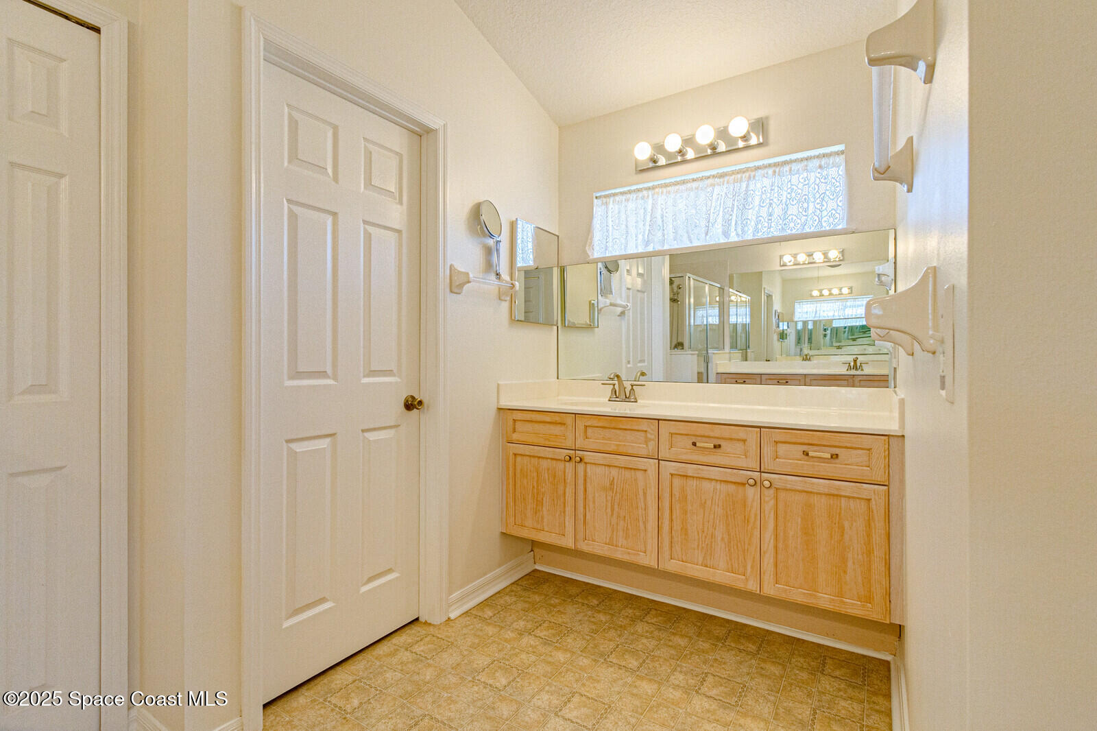 1059 Egret Lake Way