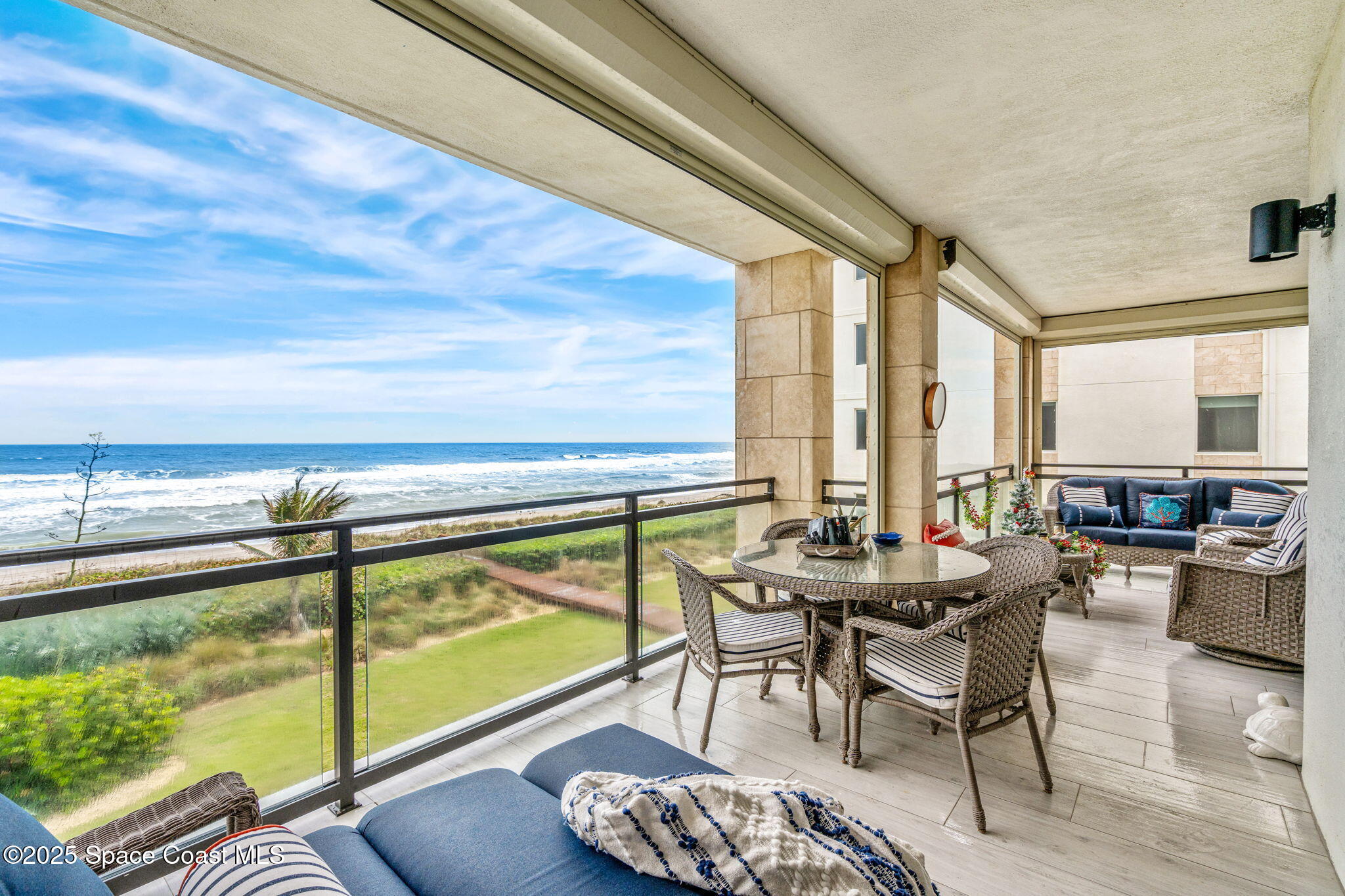 1645 N Highway A1a, 303