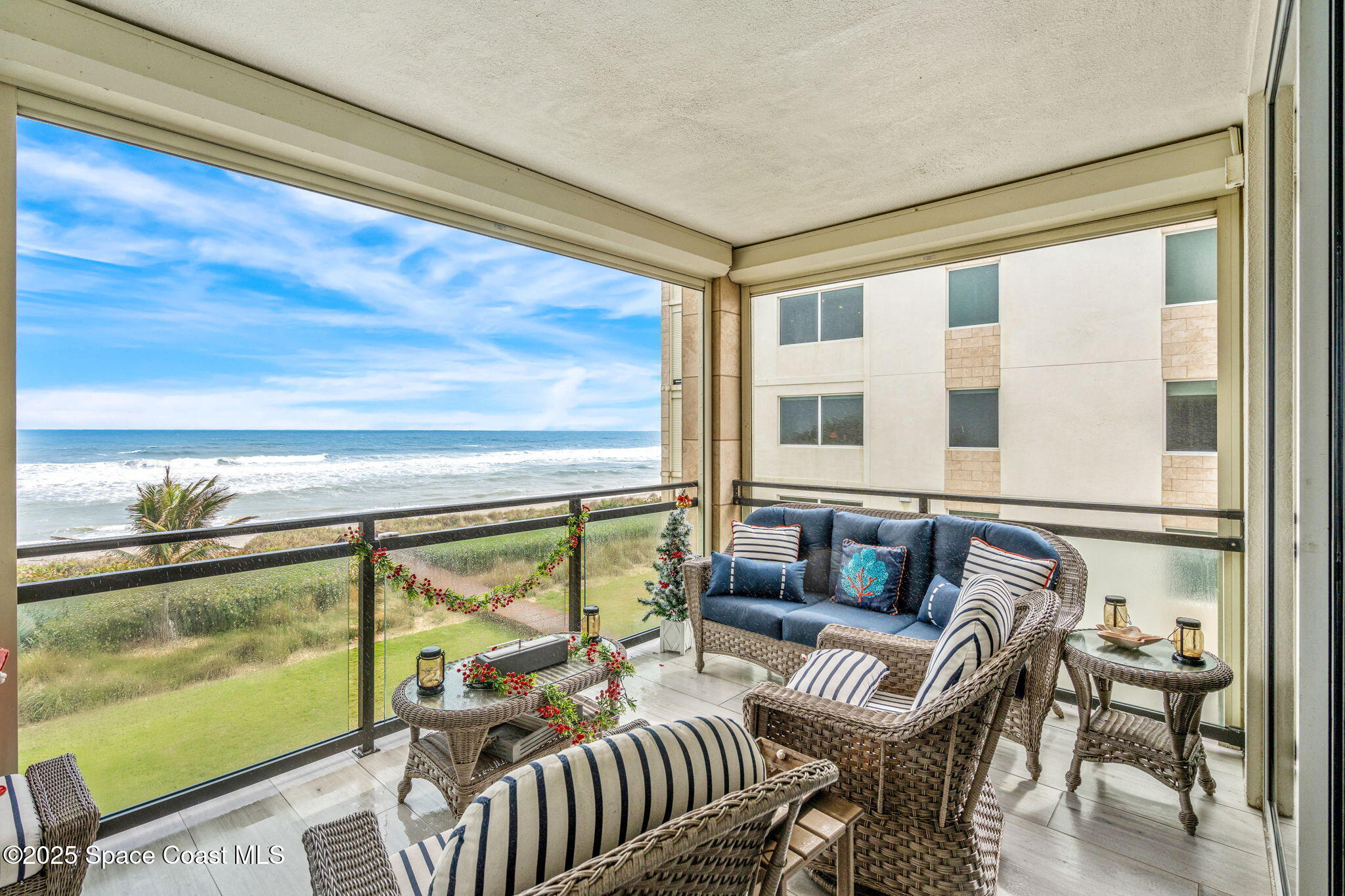 1645 N Highway A1a, 303