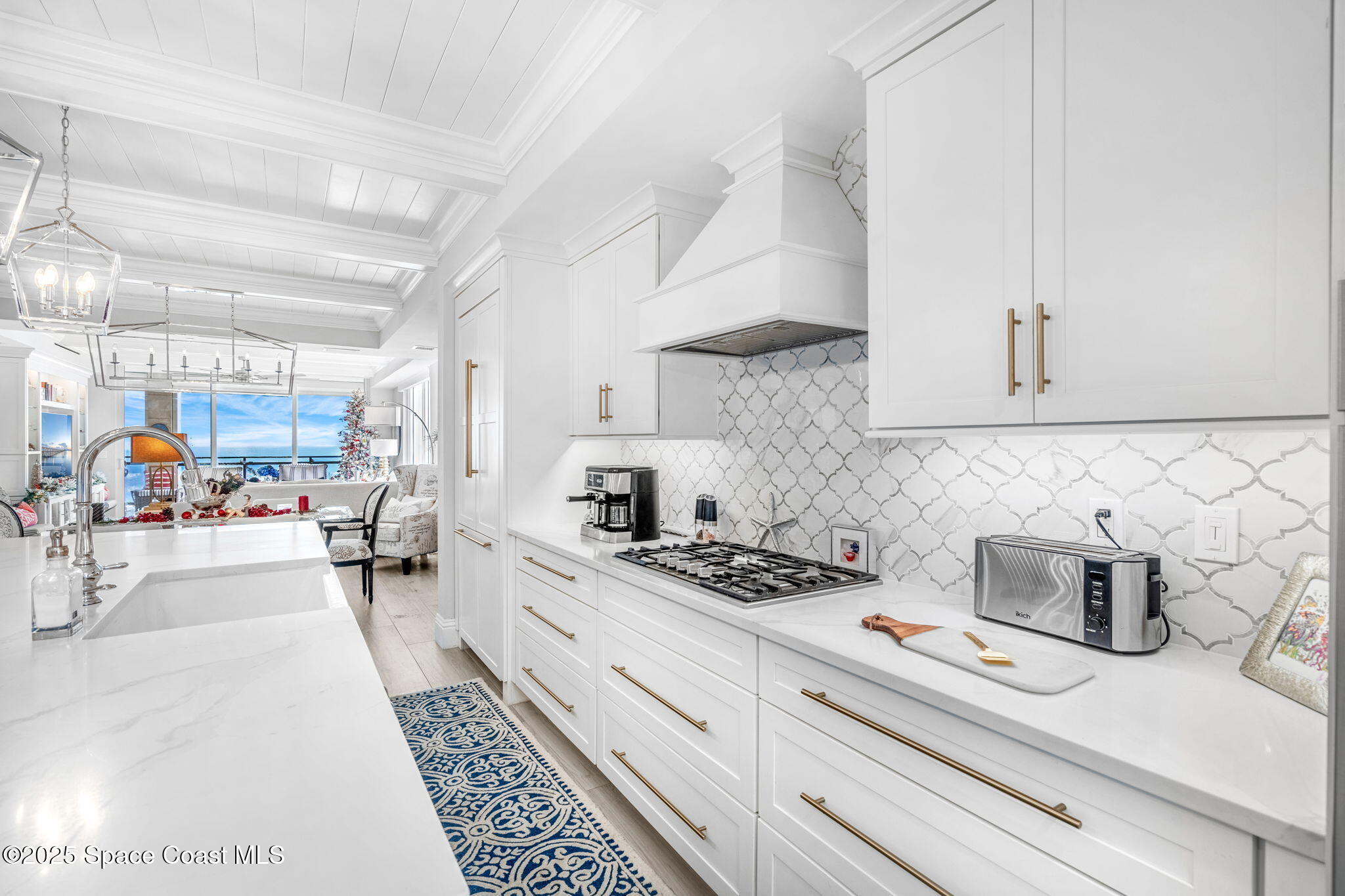 1645 N Highway A1a, 303
