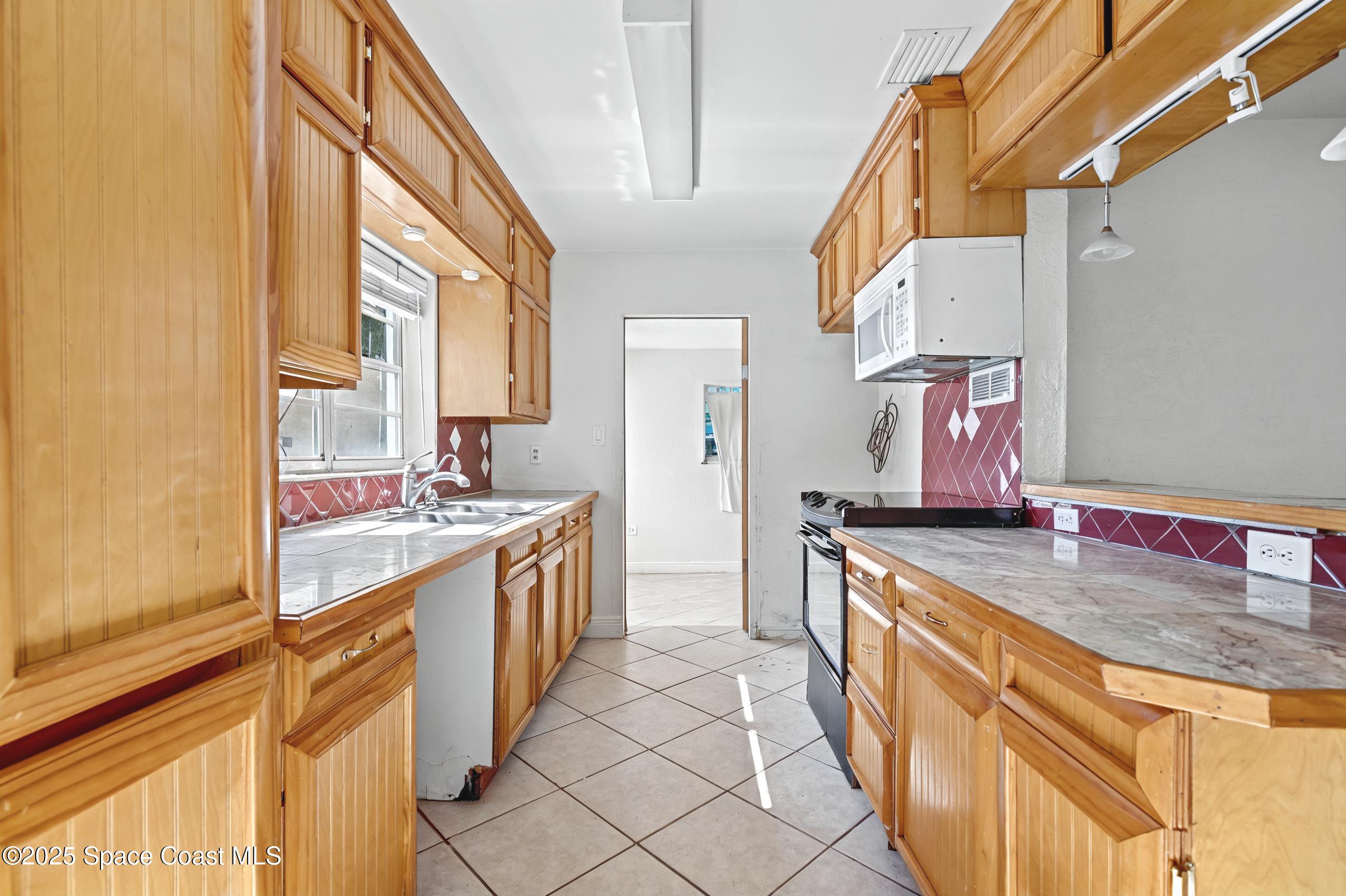 305 W Arlington Street