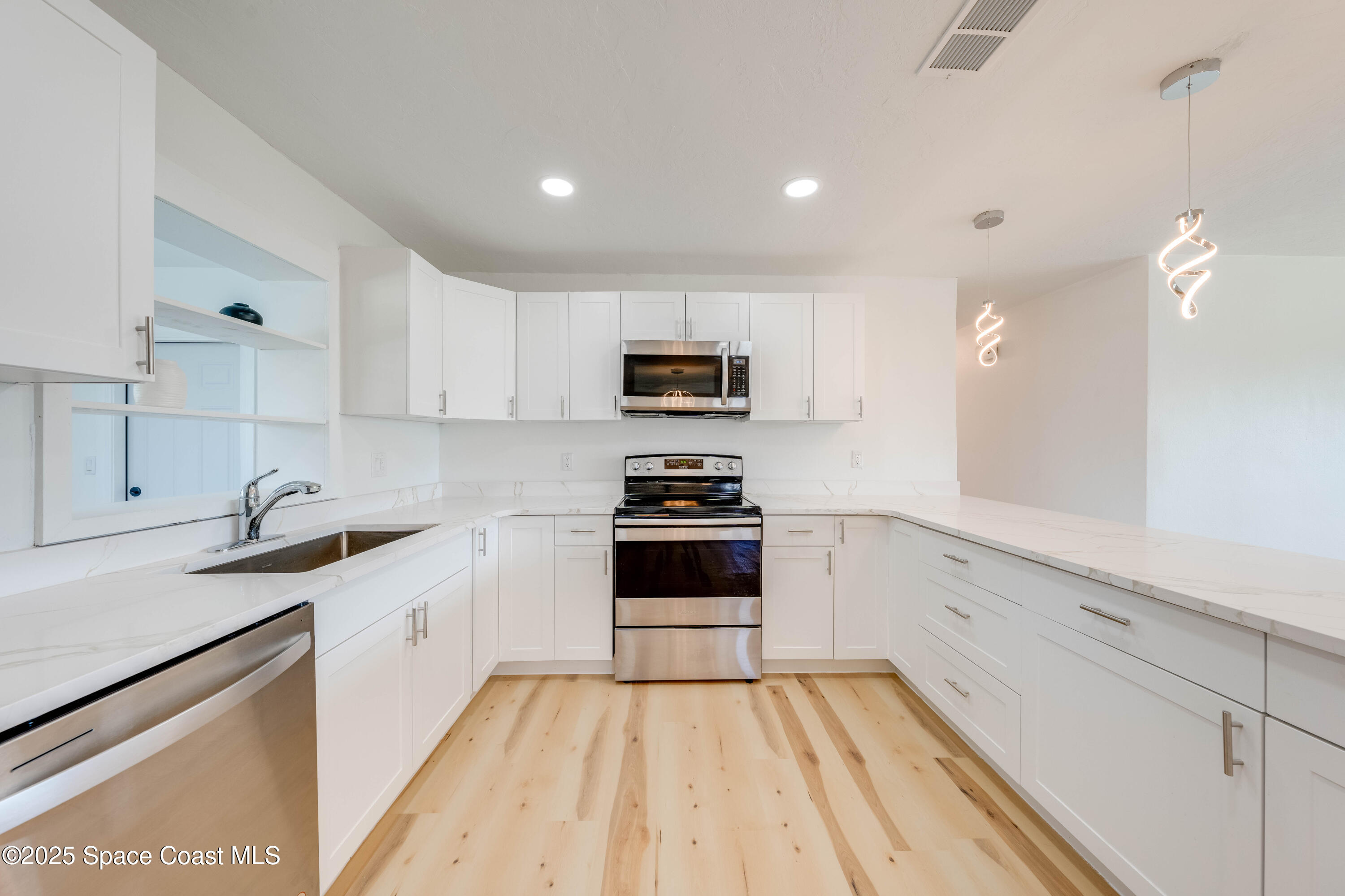 380 Cassia Boulevard