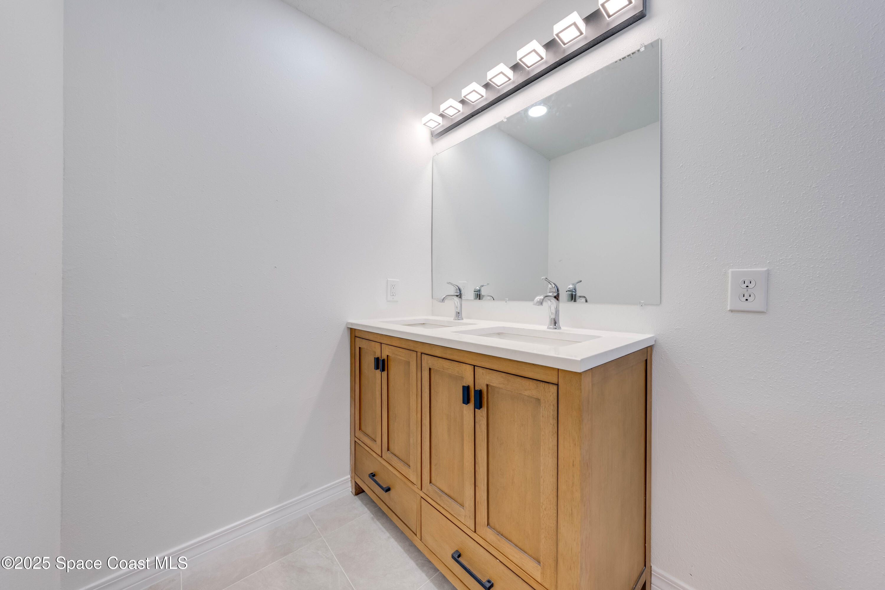 380 Cassia Boulevard