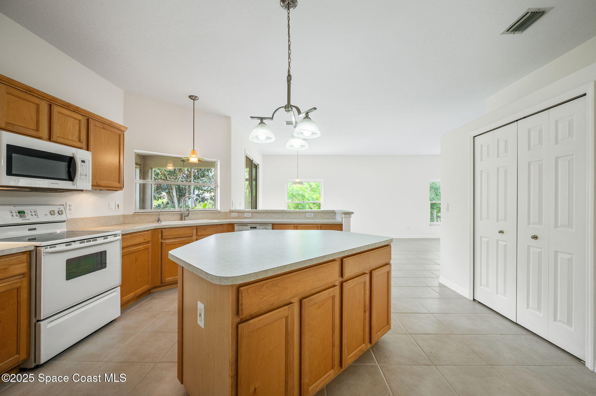1623 Laramie Circle