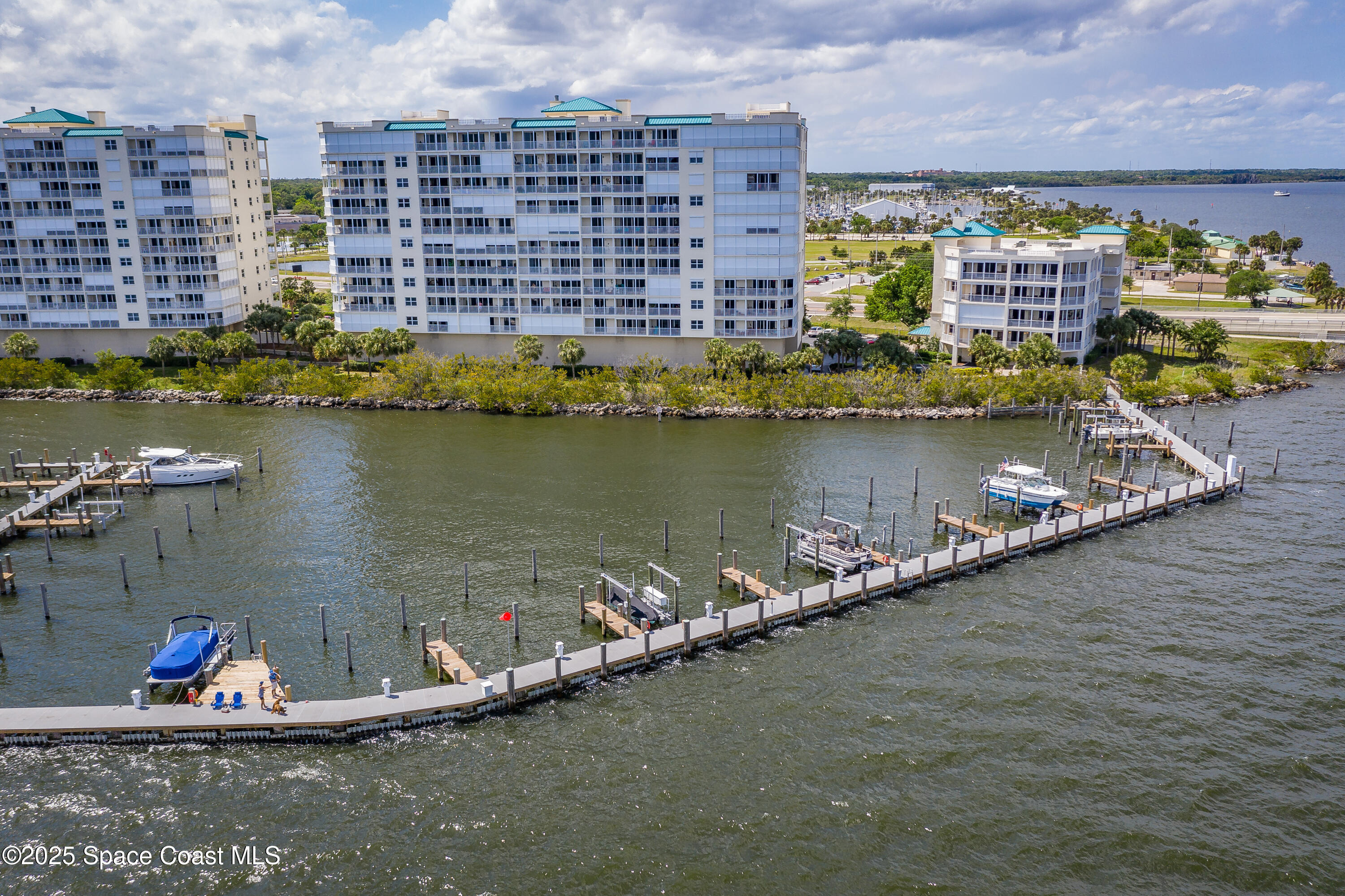 1 Indian River Avenue, 201
