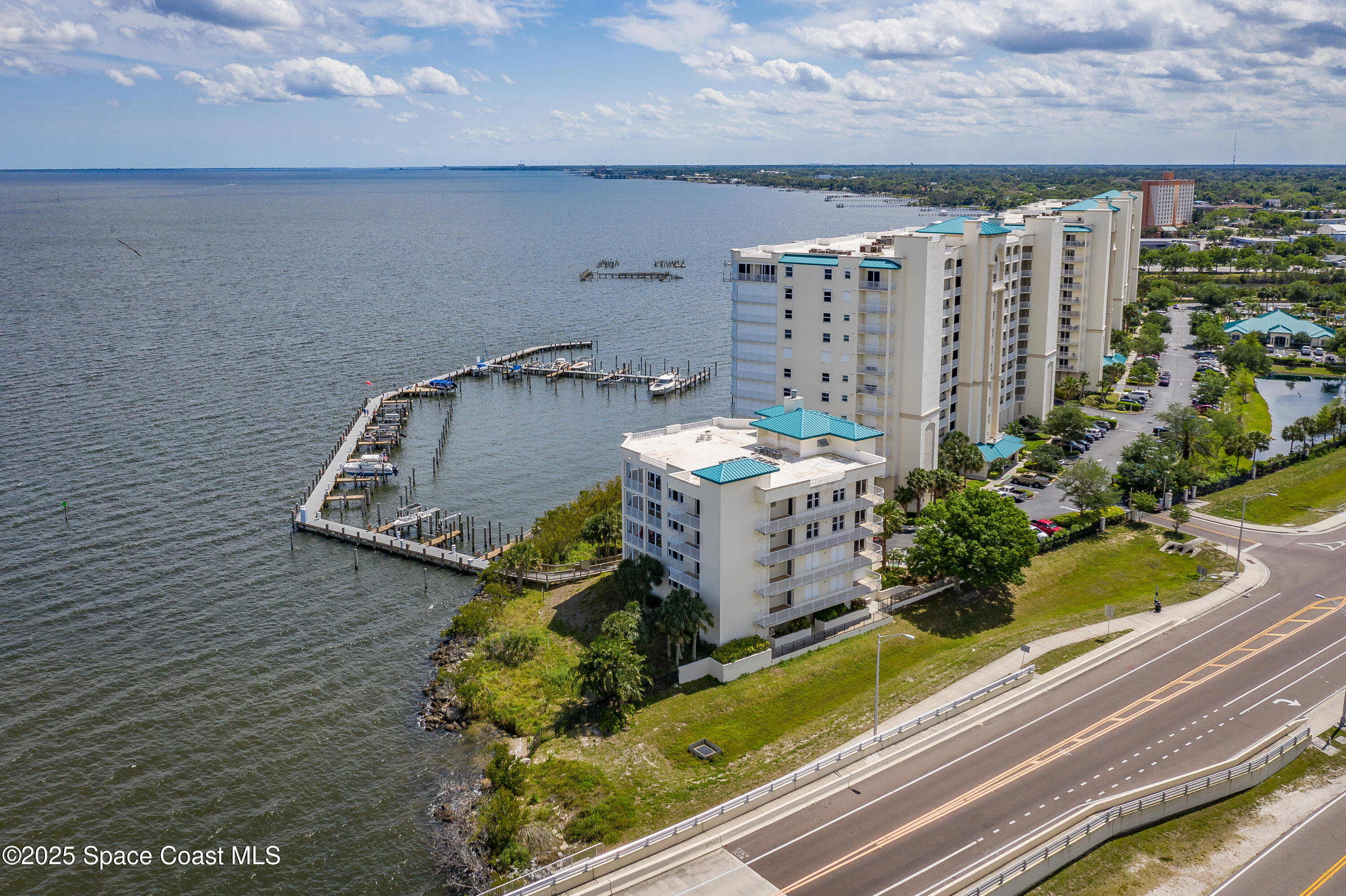 1 Indian River Avenue, 201