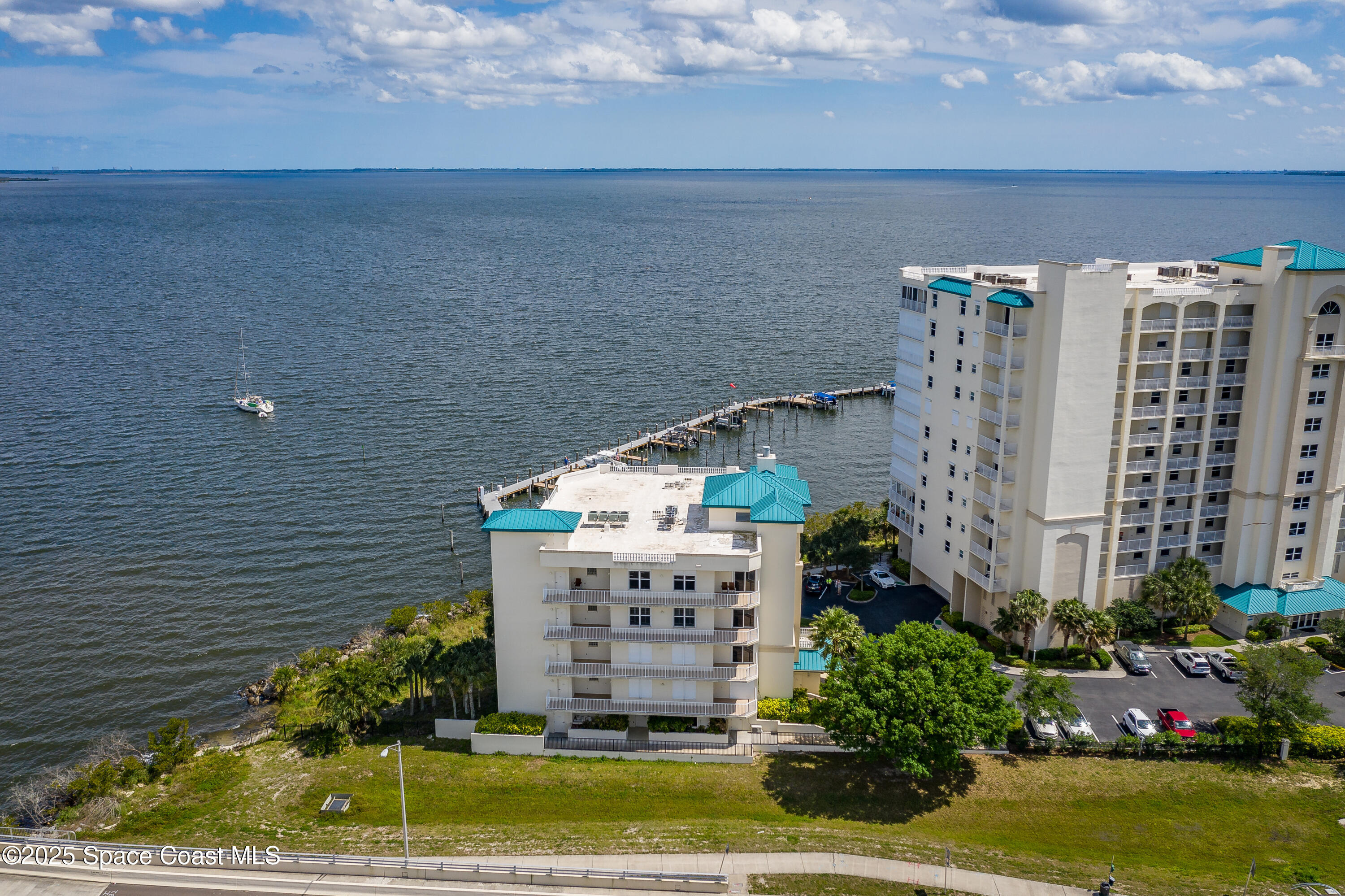 1 Indian River Avenue, 201