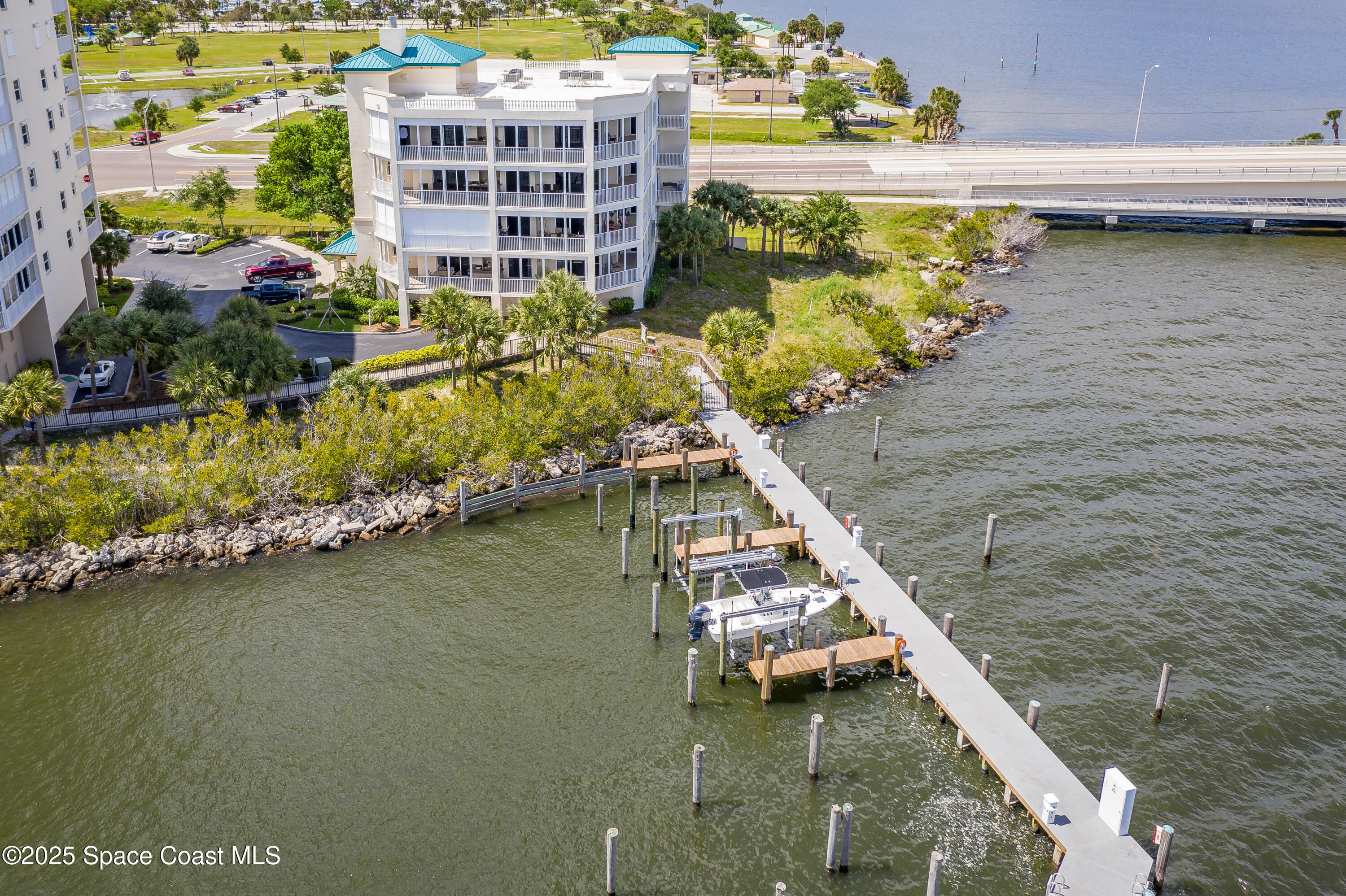 1 Indian River Avenue, 201
