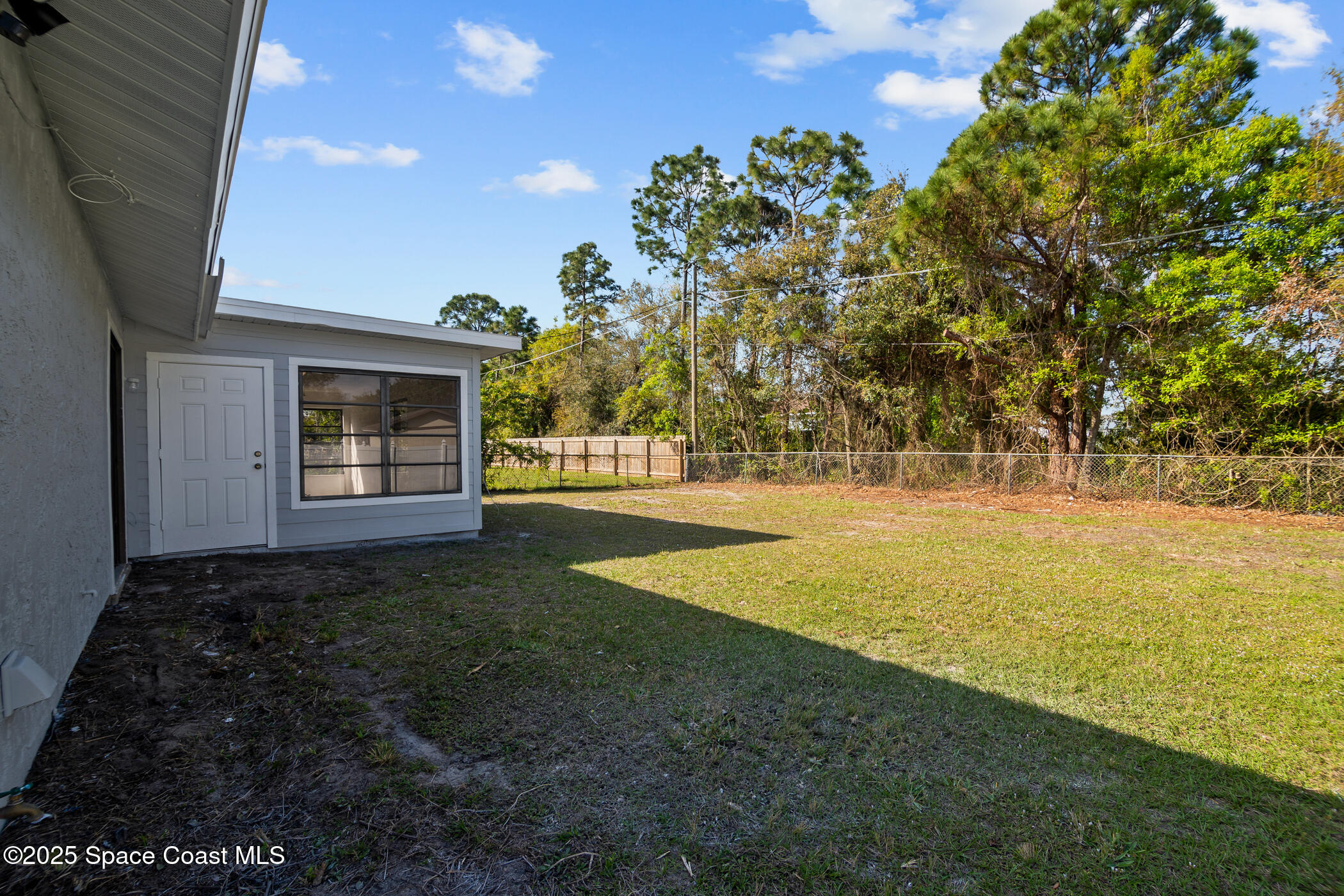 222 Van Loon Avenue NE