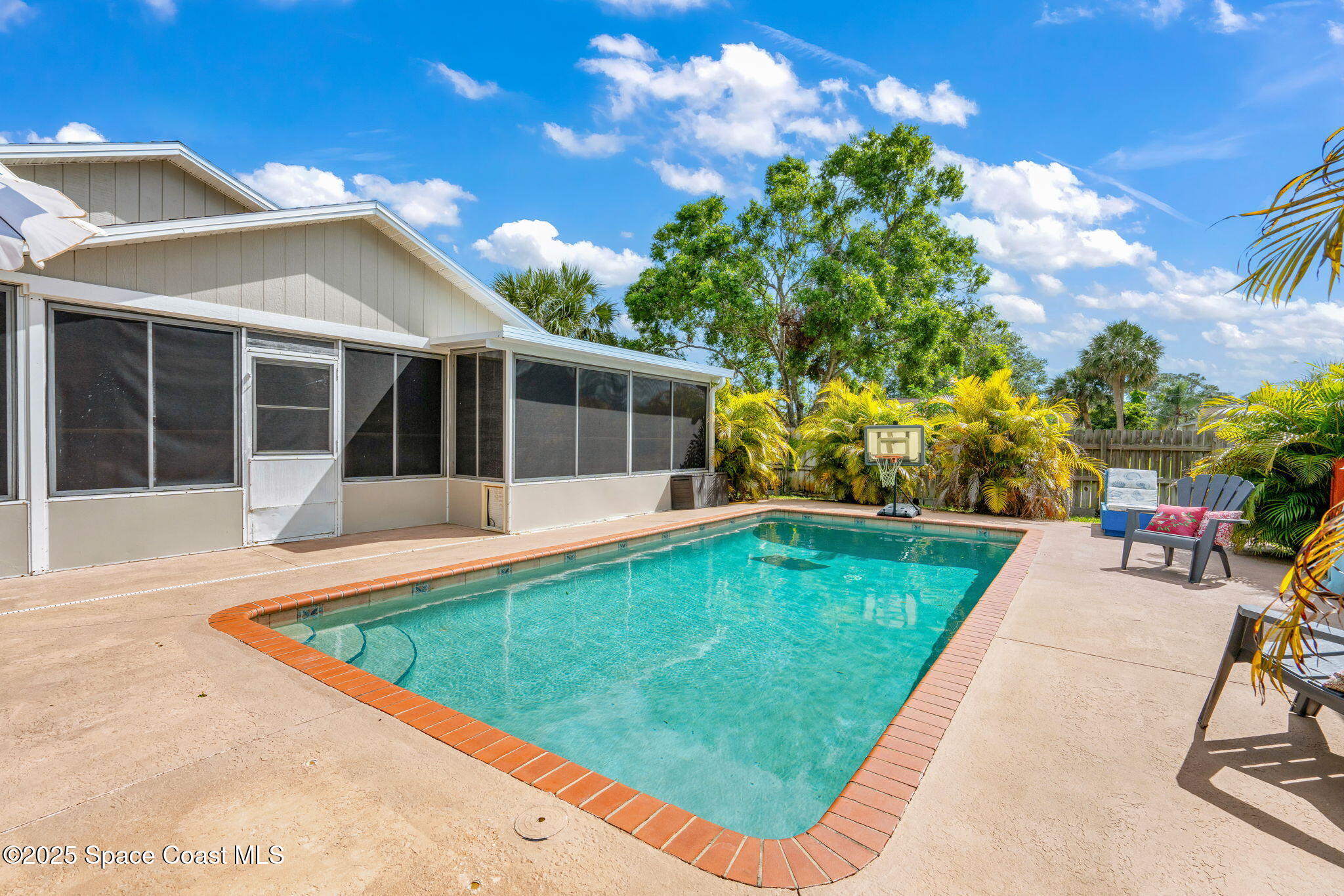 1201 Buffing Circle SE