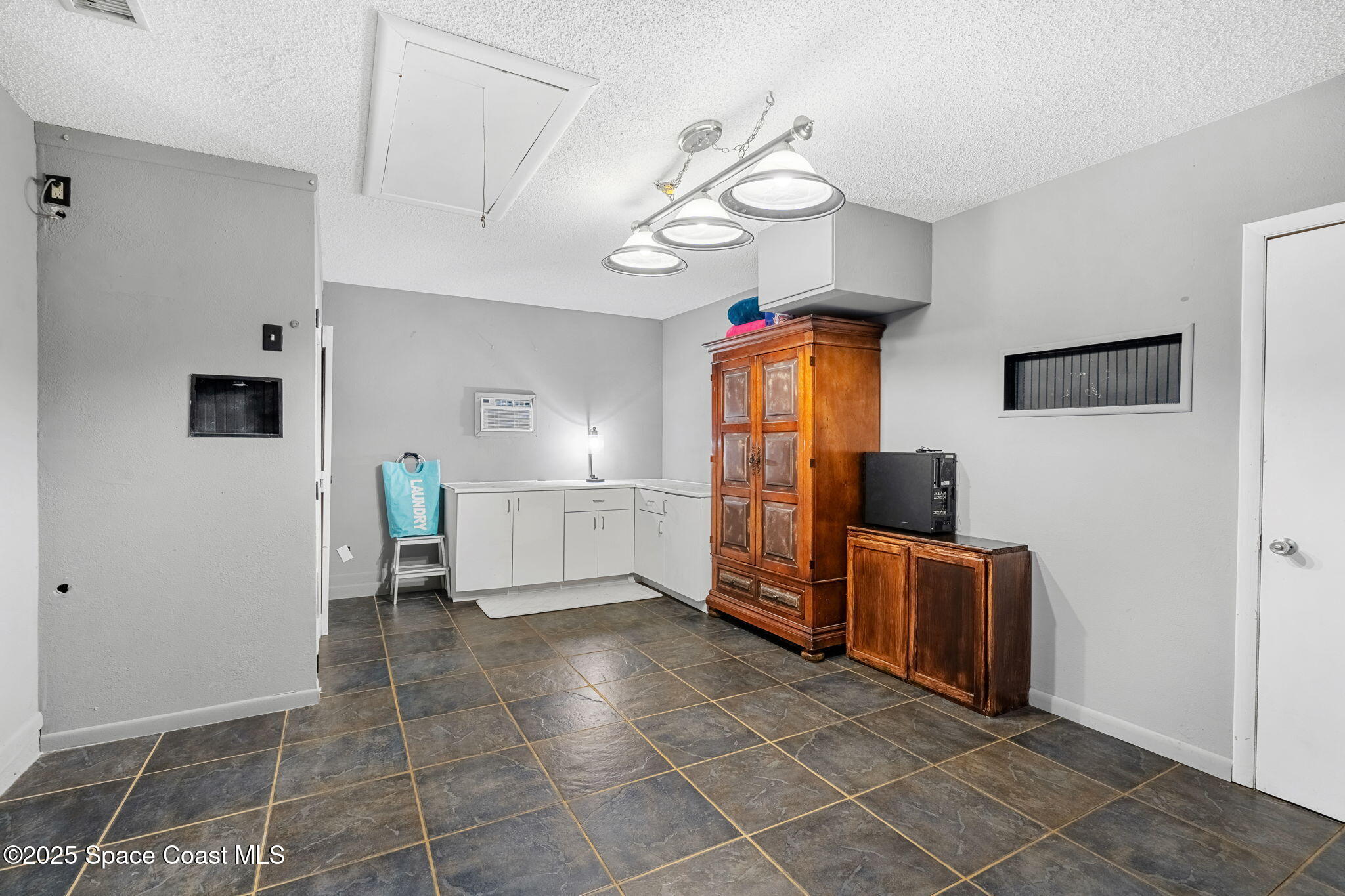 1201 Buffing Circle SE