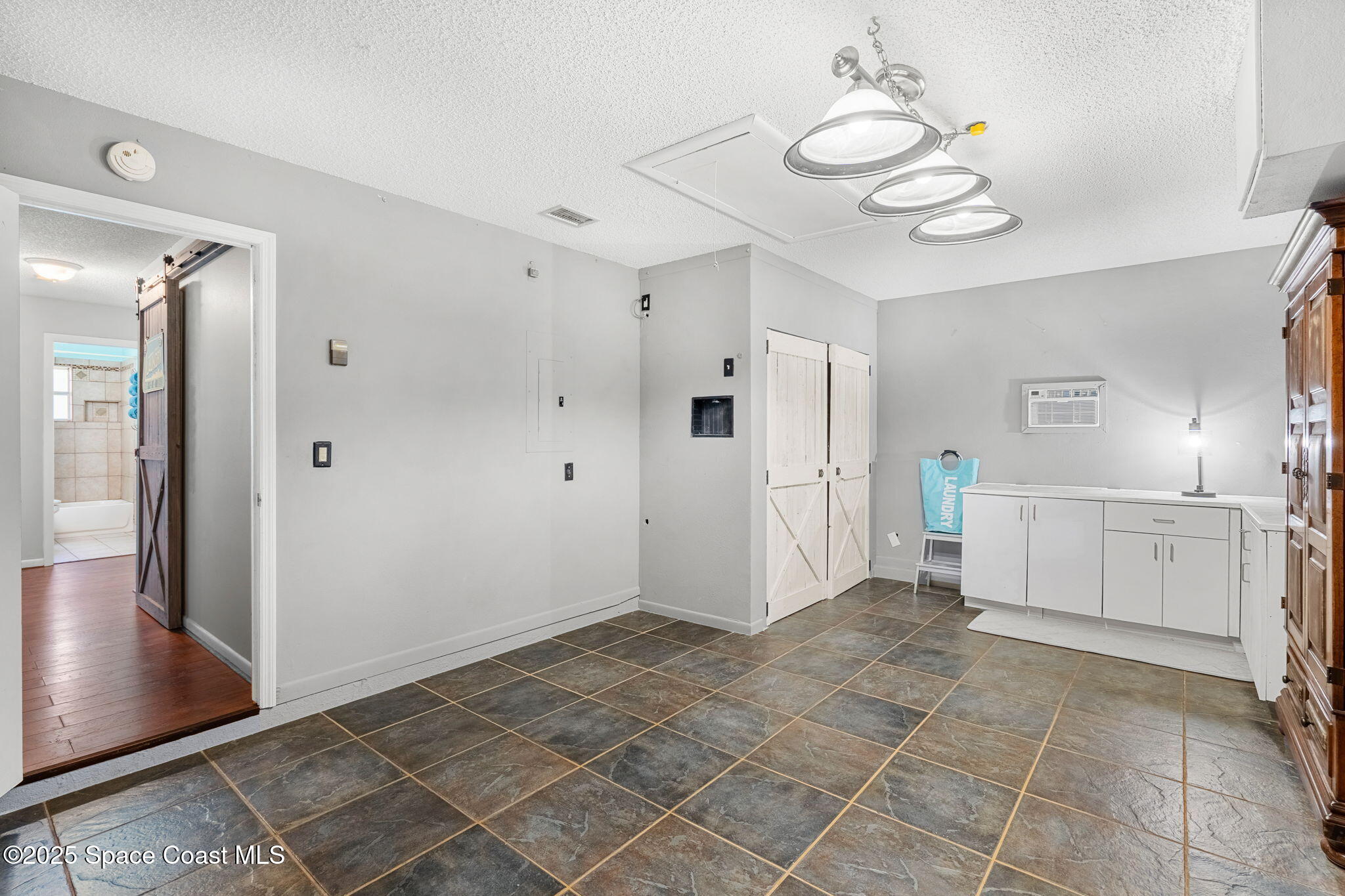 1201 Buffing Circle SE