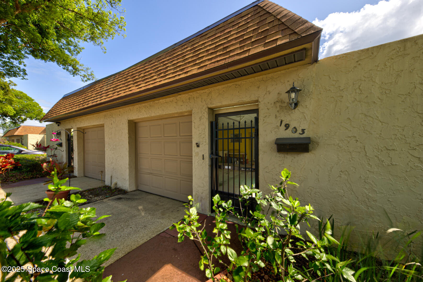 1903 Harrison Street, 203