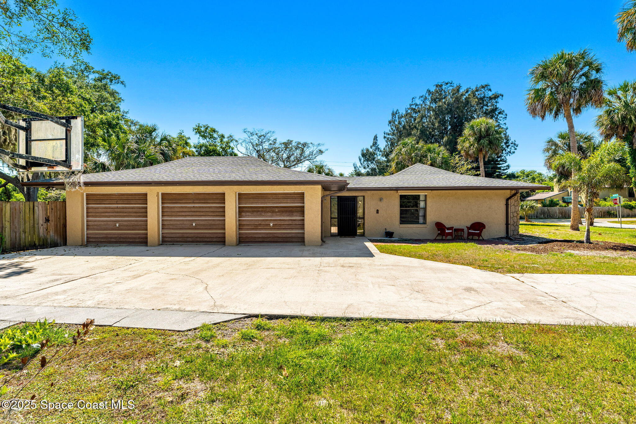 1475 S Oaks Drive