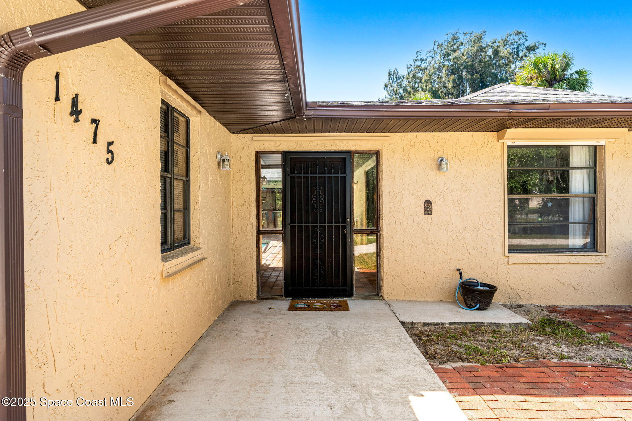 1475 S Oaks Drive