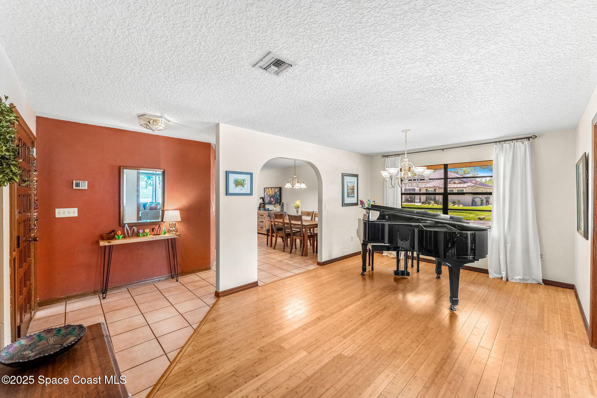 1475 S Oaks Drive