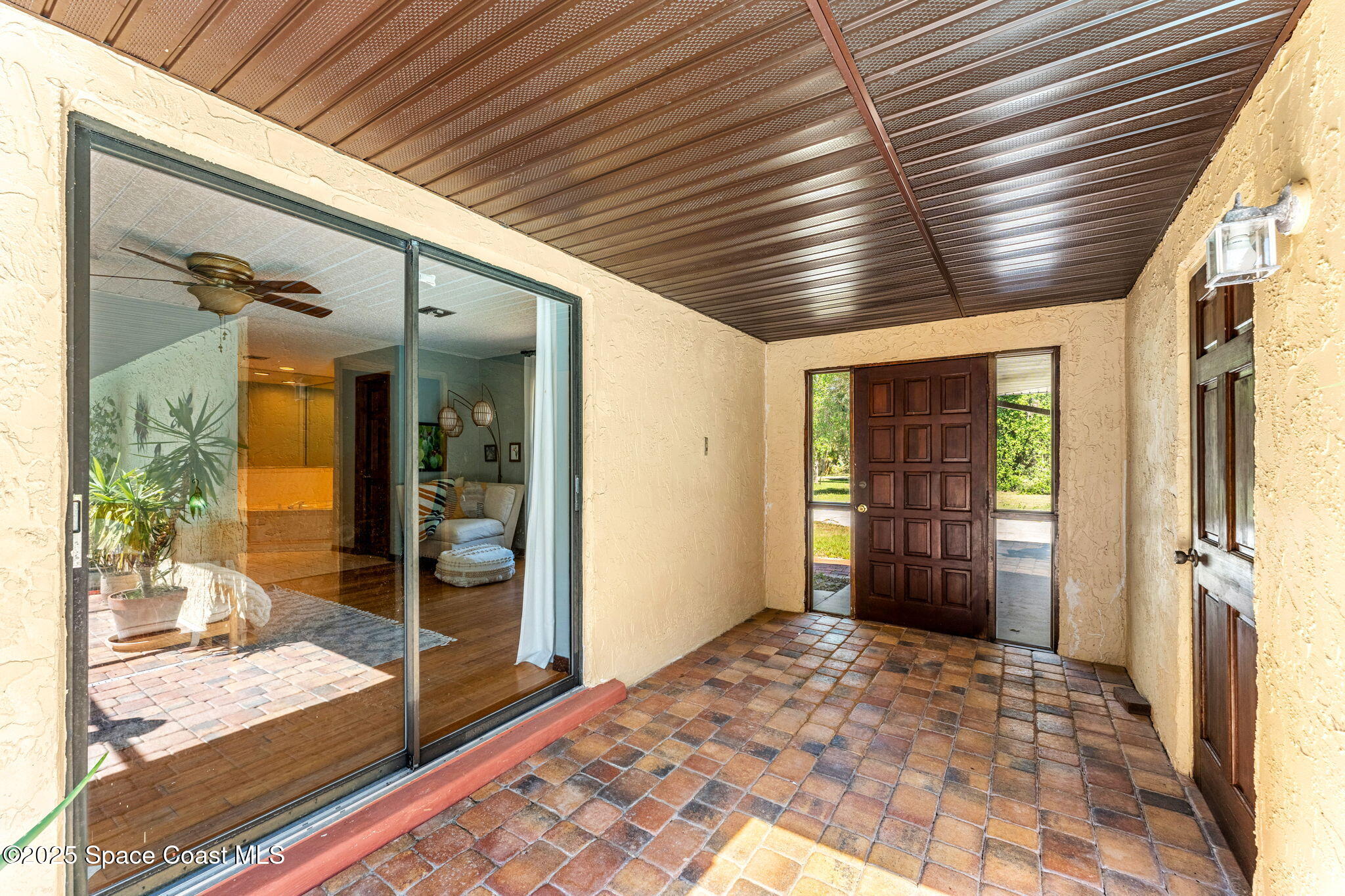 1475 S Oaks Drive