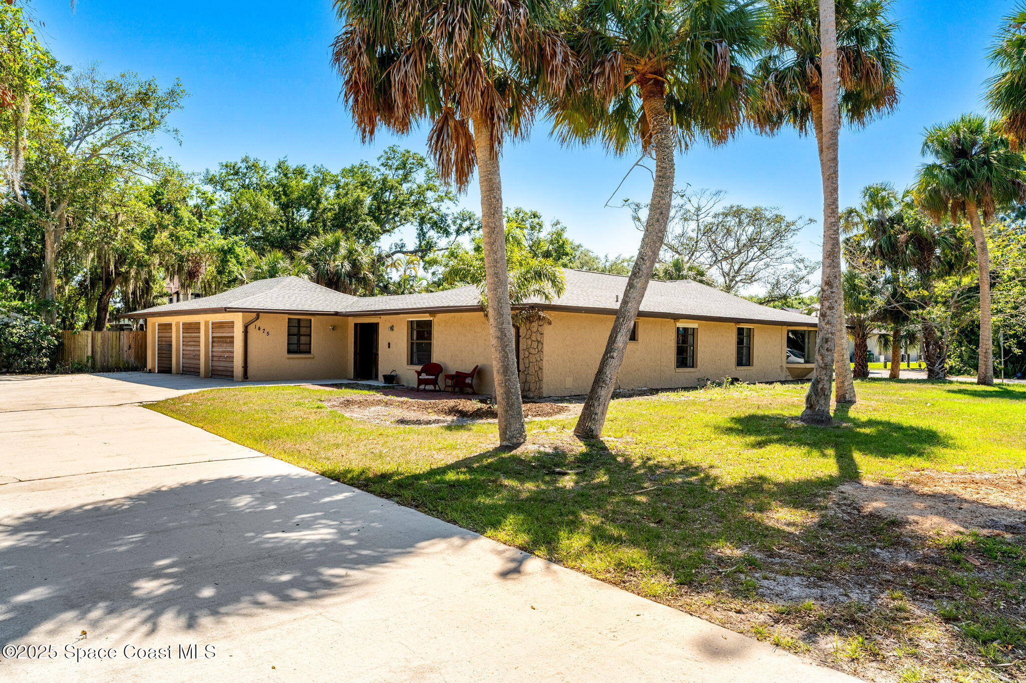 1475 S Oaks Drive