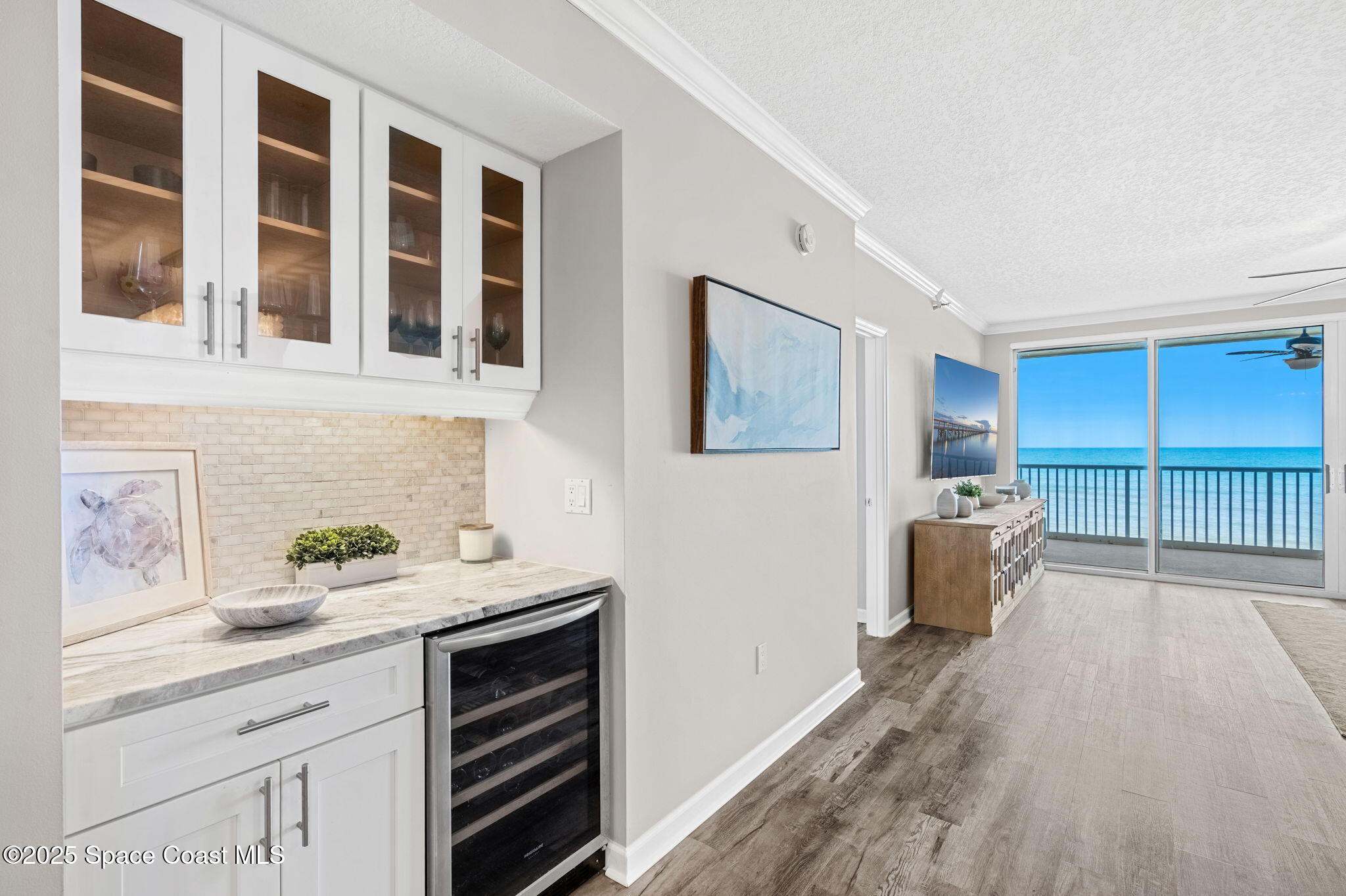 1177 N Highway A1a, 402