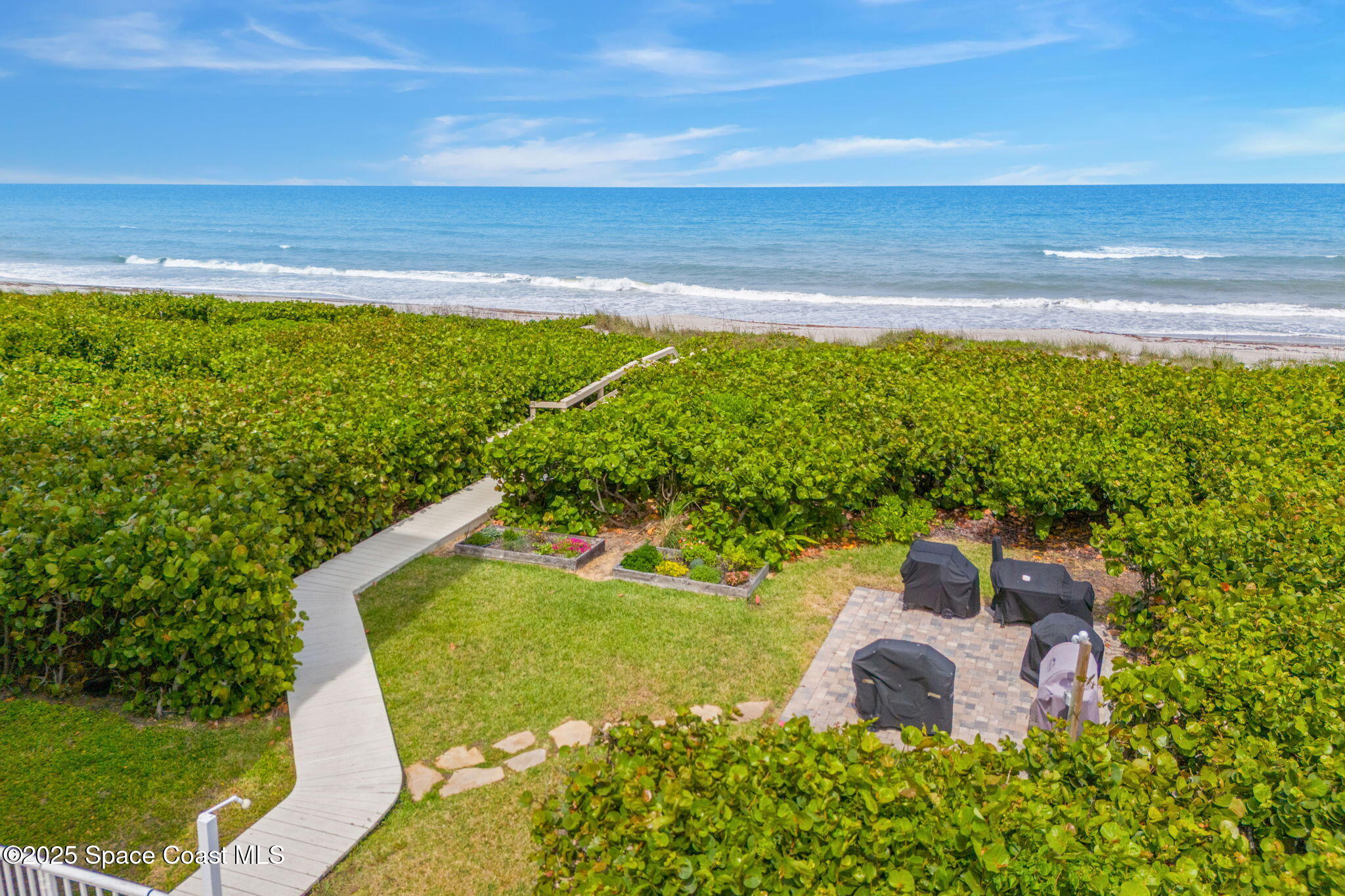 1177 N Highway A1a, 402