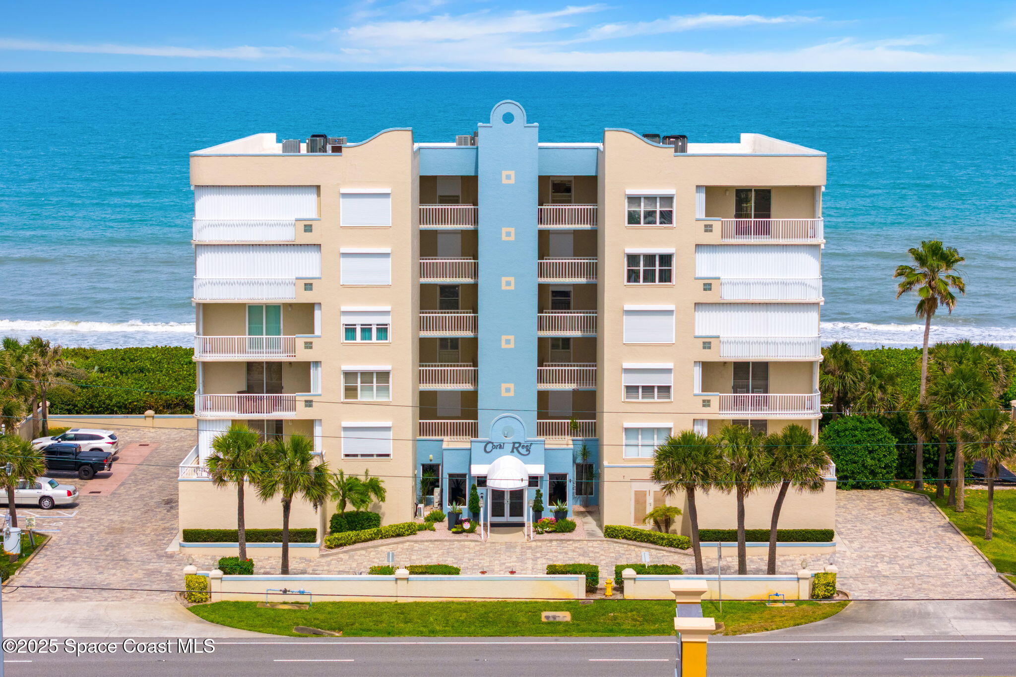 1177 N Highway A1a, 402