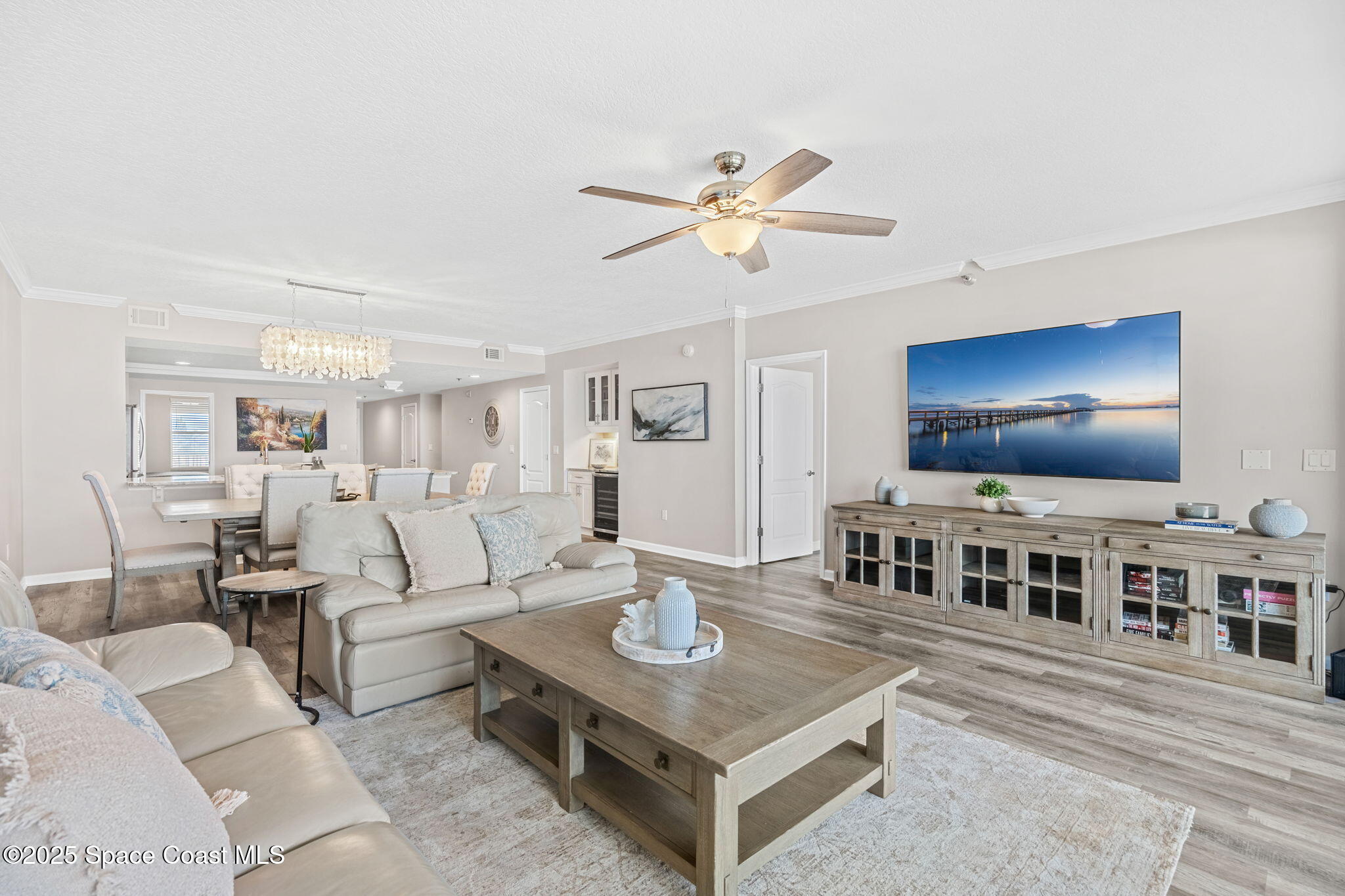 1177 N Highway A1a, 402