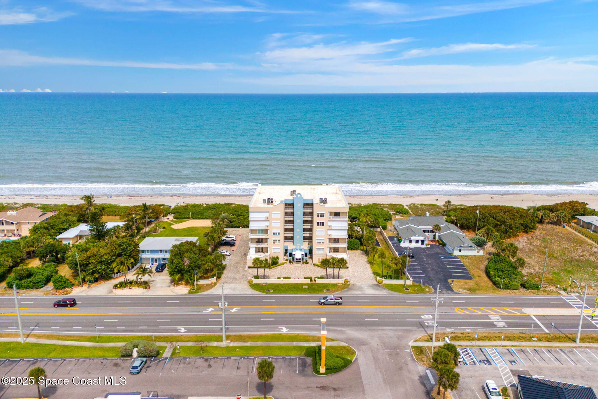 1177 N Highway A1a, 402