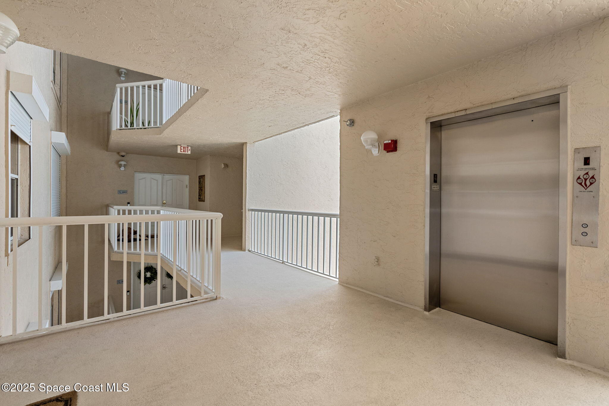 1177 N Highway A1a, 402