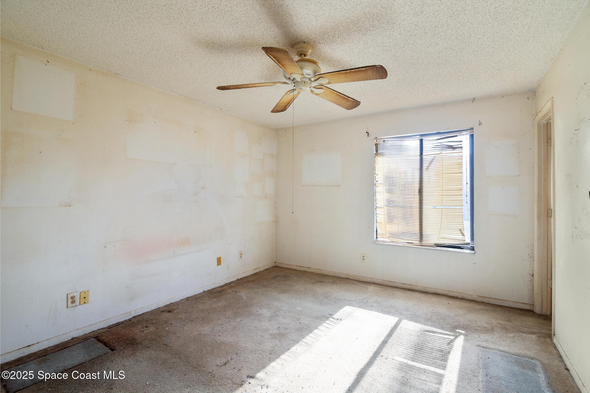 1099 Dusseldorf Avenue NW