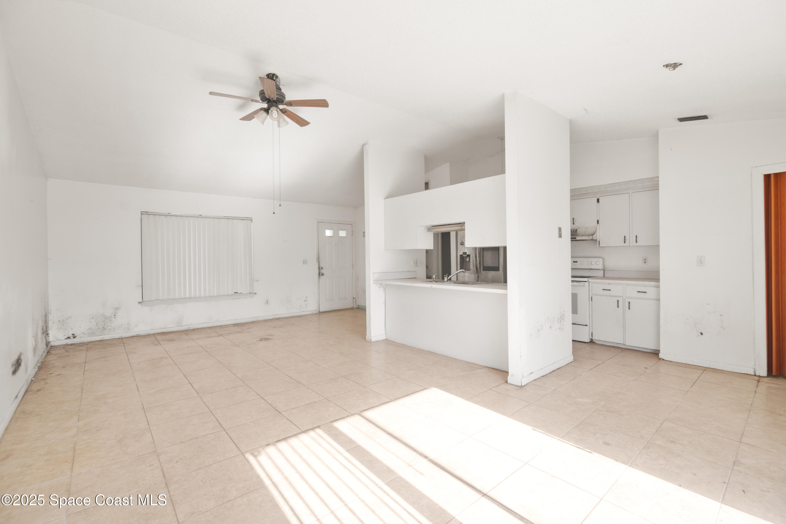 1099 Dusseldorf Avenue NW