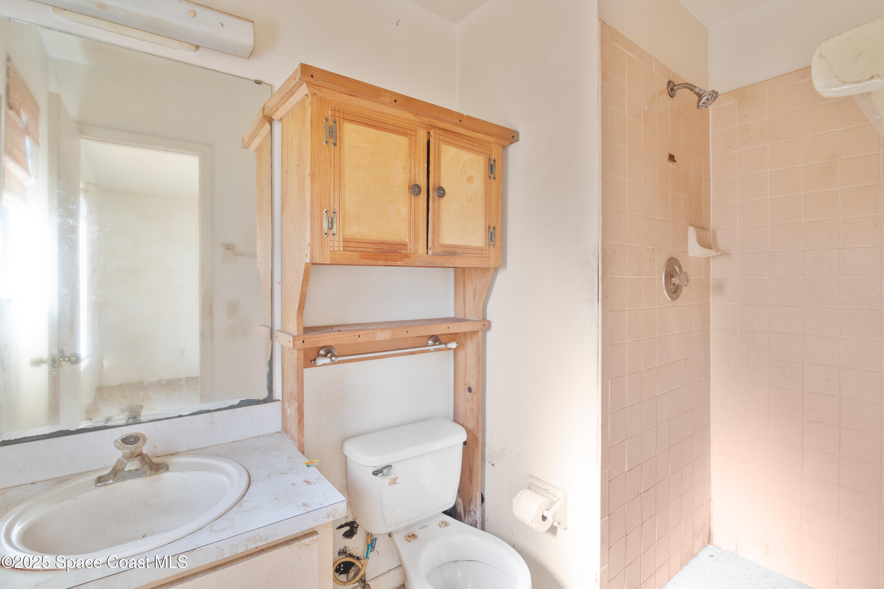 1099 Dusseldorf Avenue NW