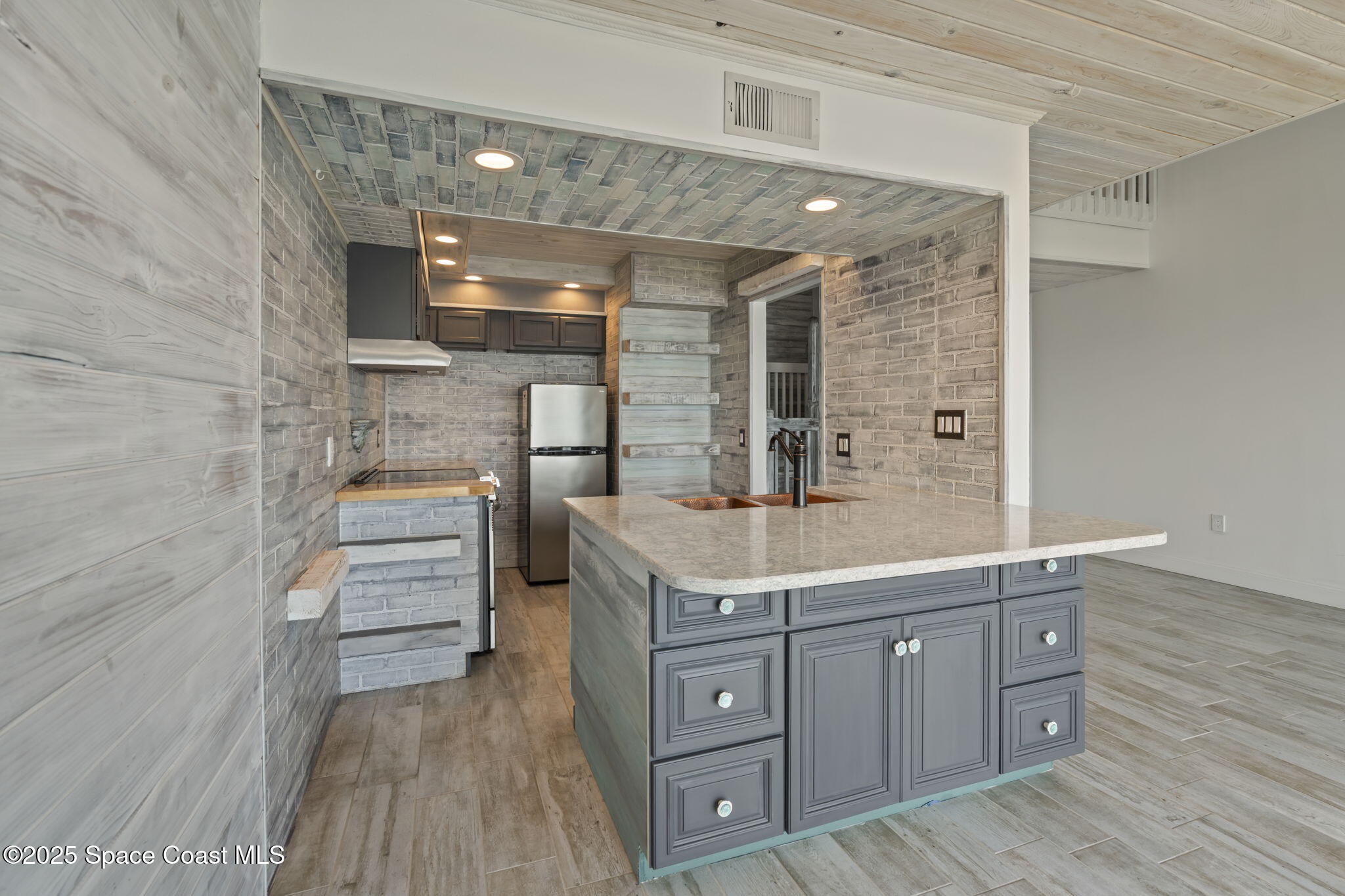 2589 S Highway A1a, 105