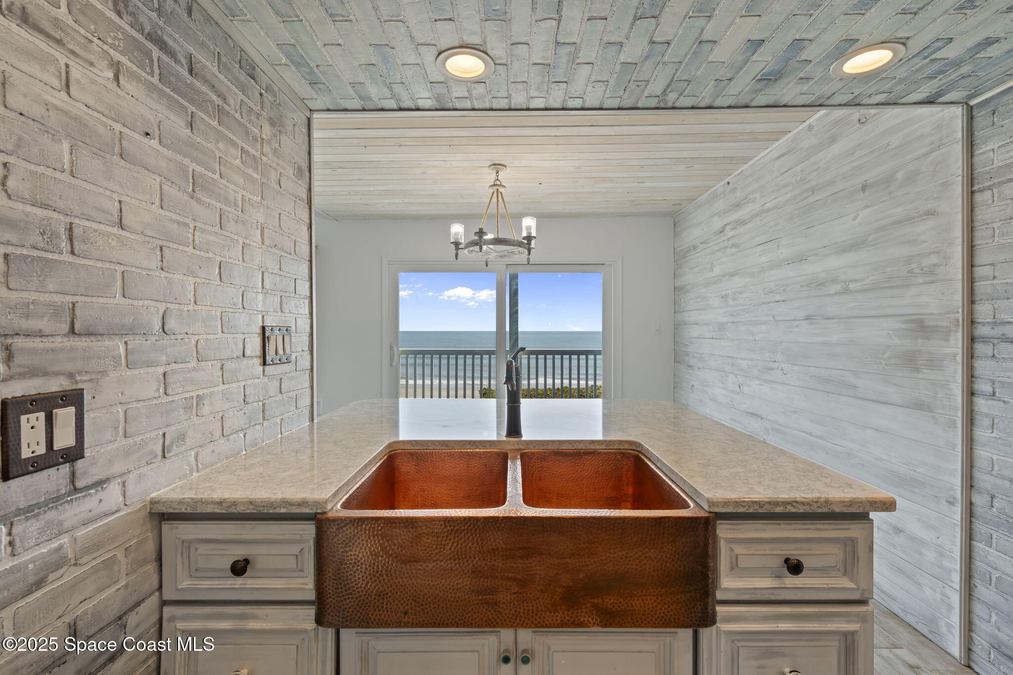 2589 S Highway A1a, 105