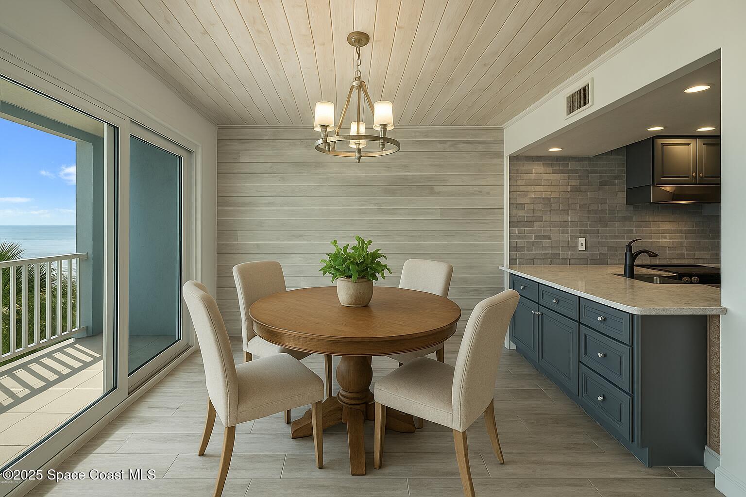 2589 S Highway A1a, 105