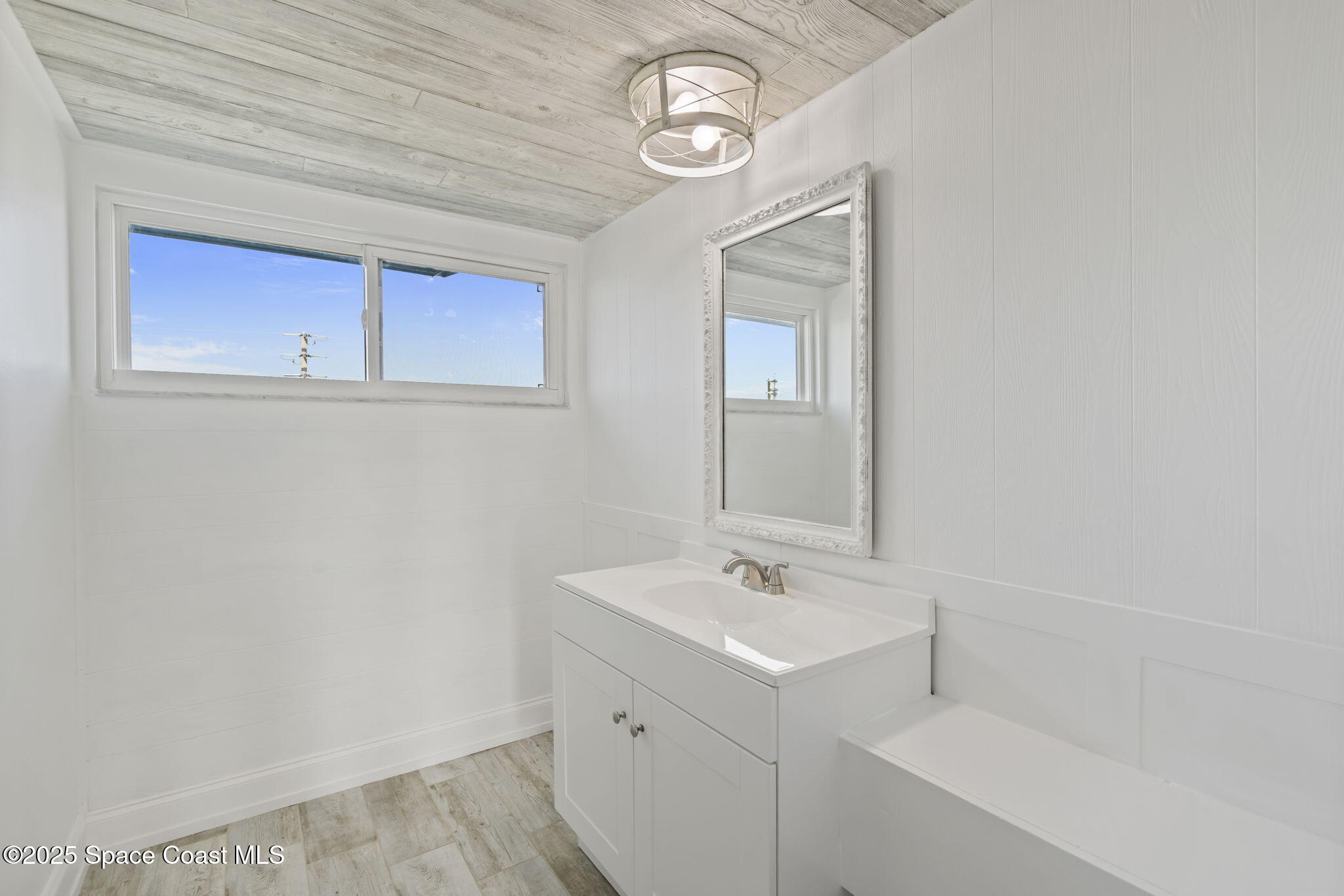 2589 S Highway A1a, 105