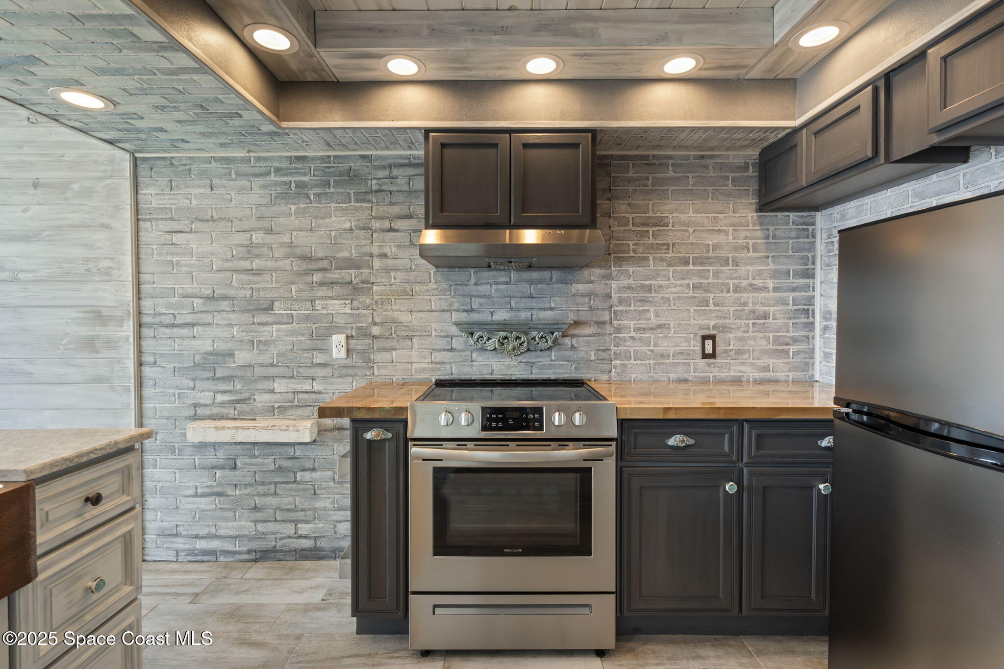 2589 S Highway A1a, 105