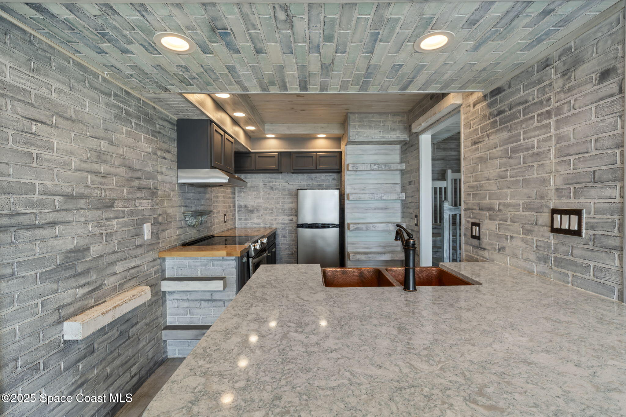 2589 S Highway A1a, 105