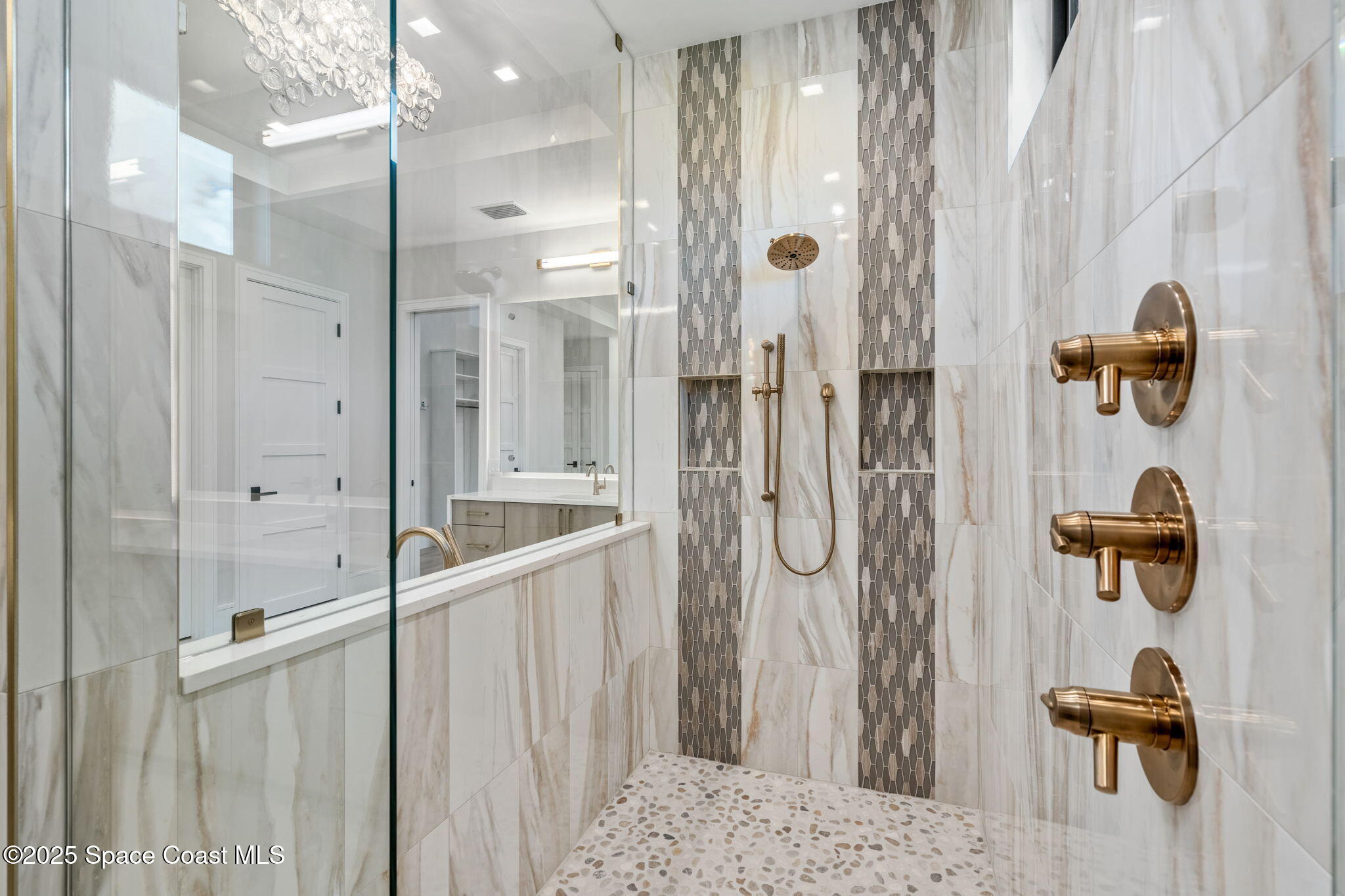 3717 Upper Floridian Way