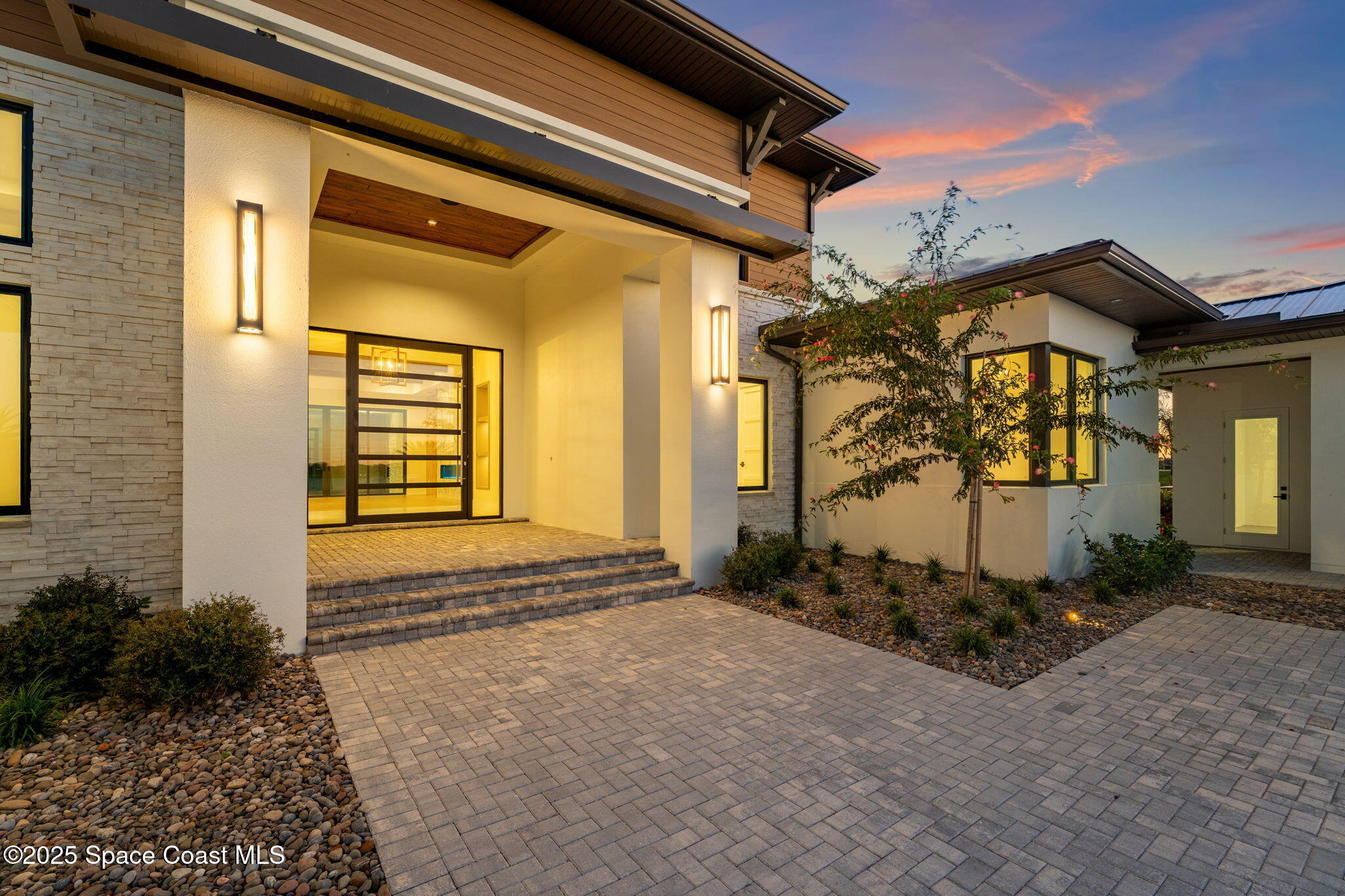 3717 Upper Floridian Way