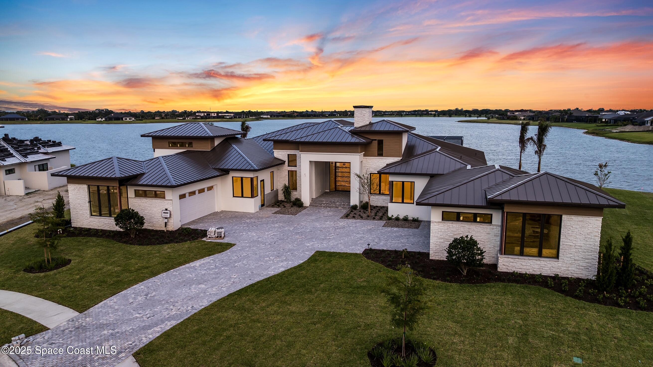 3717 Upper Floridian Way