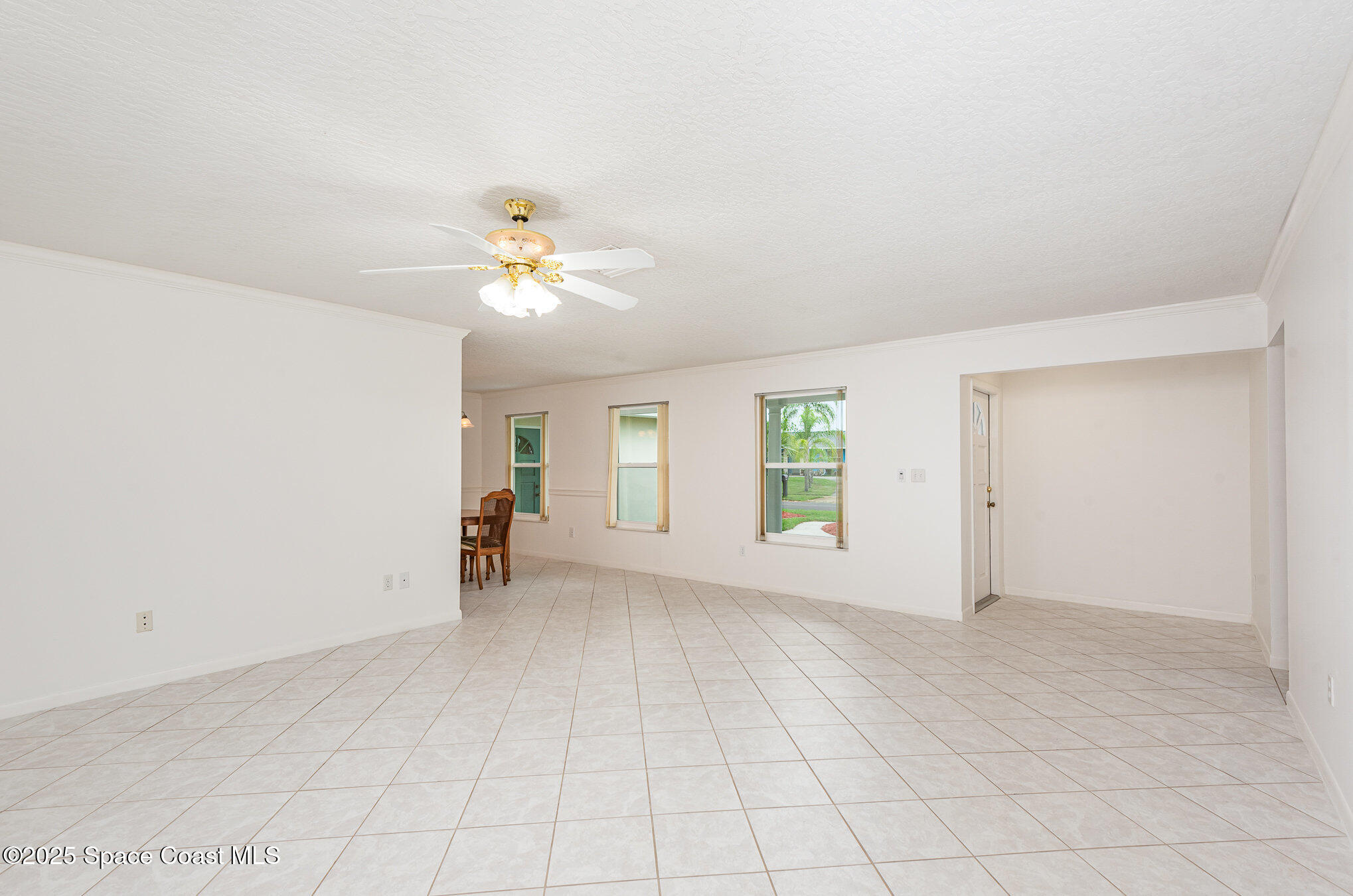 957 Waialae Circle NE