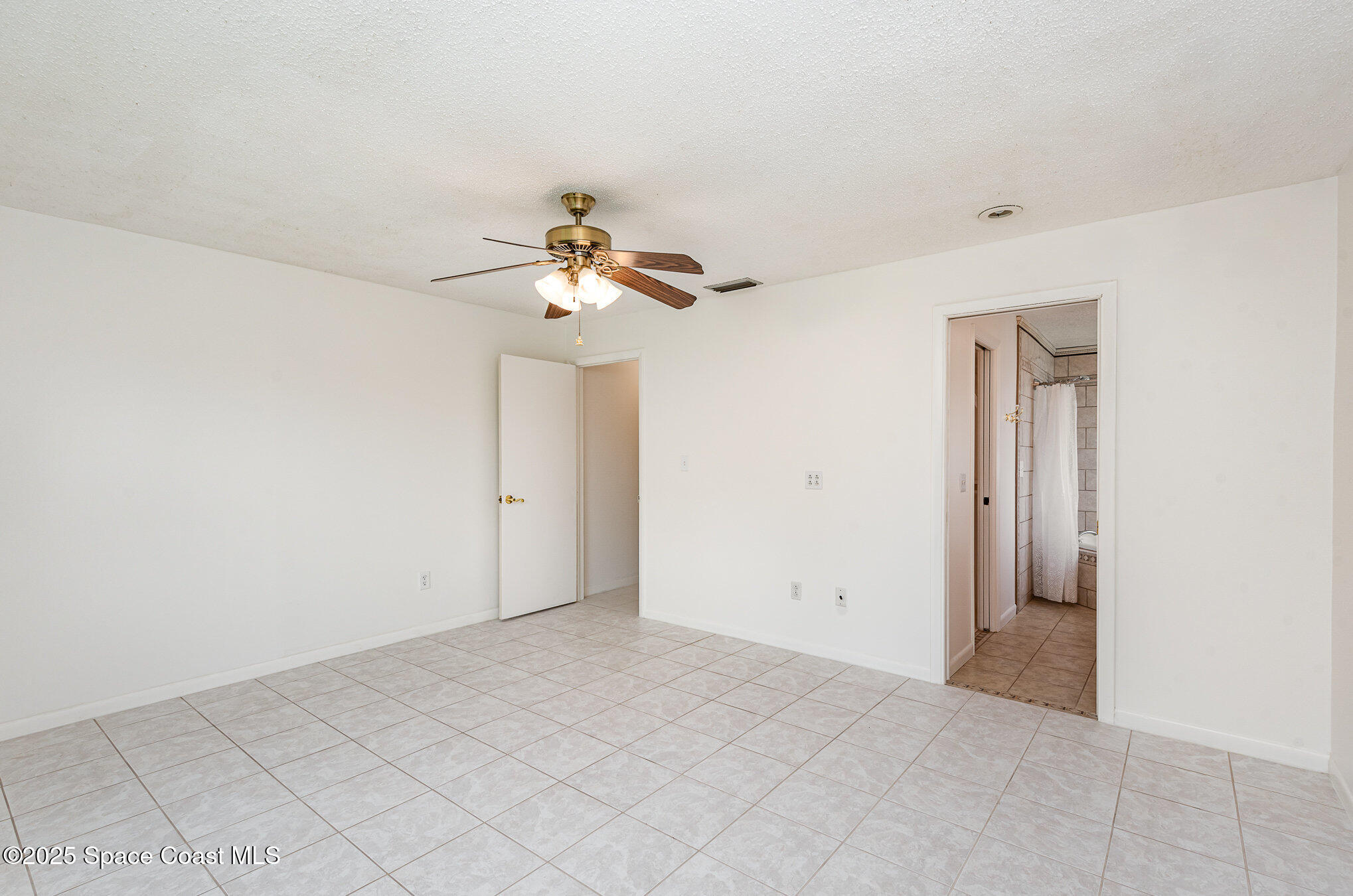 957 Waialae Circle NE