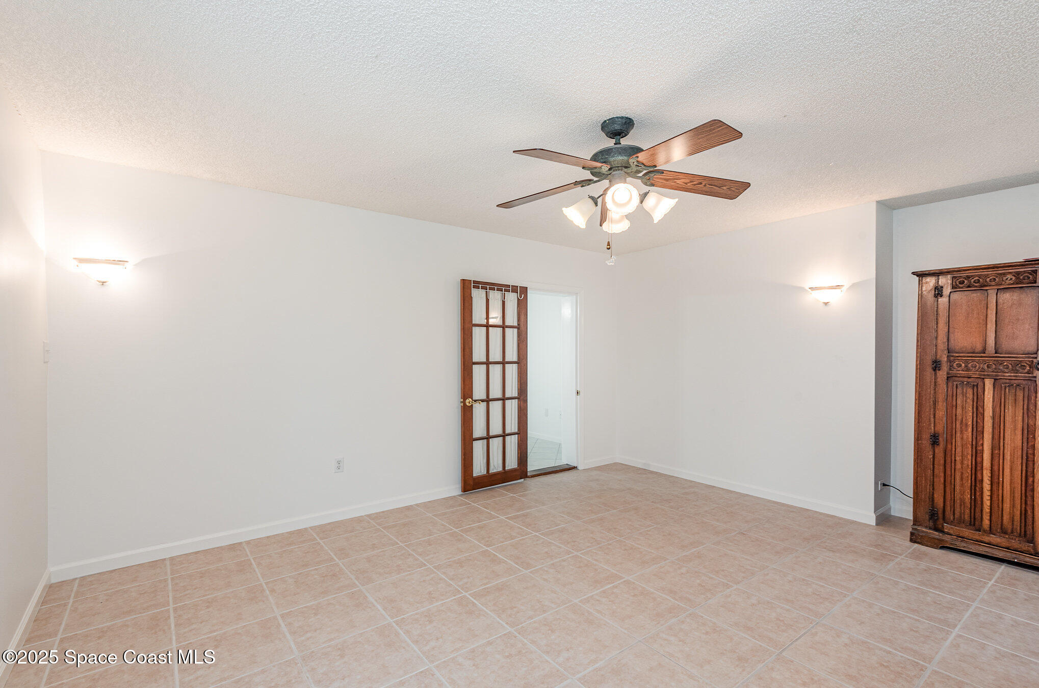 957 Waialae Circle NE