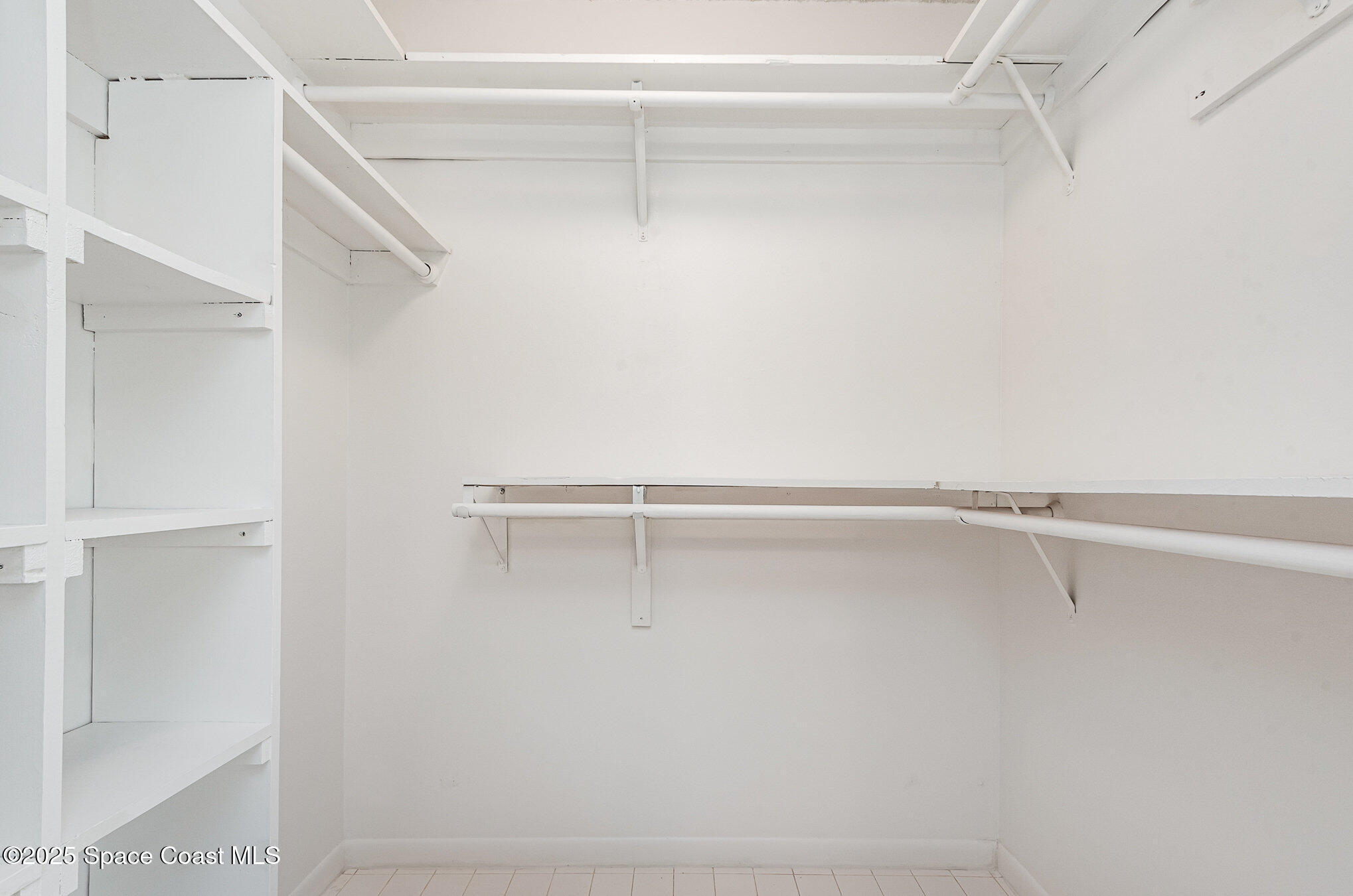 957 Waialae Circle NE